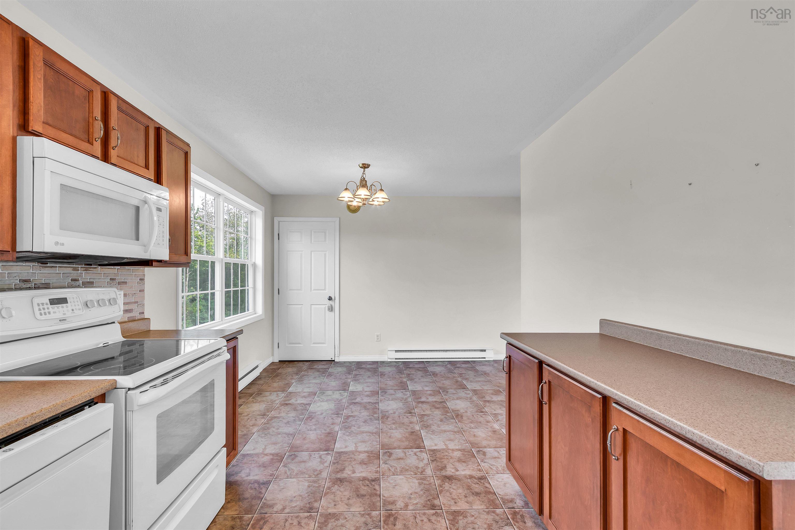 $389,000.00: 11459 Highway 7 Highway E, Lake Charlotte