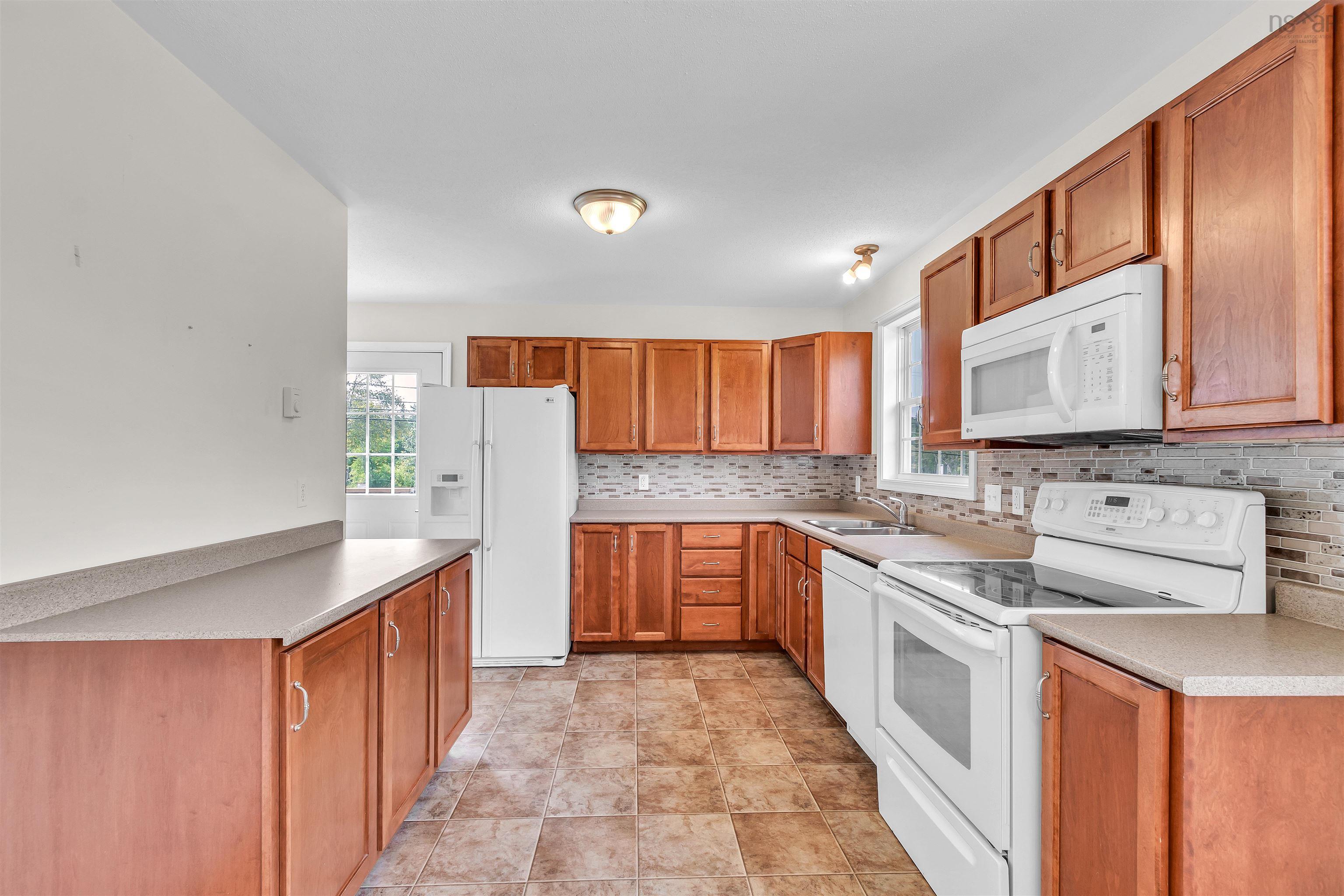 $389,000.00: 11459 Highway 7 Highway E, Lake Charlotte