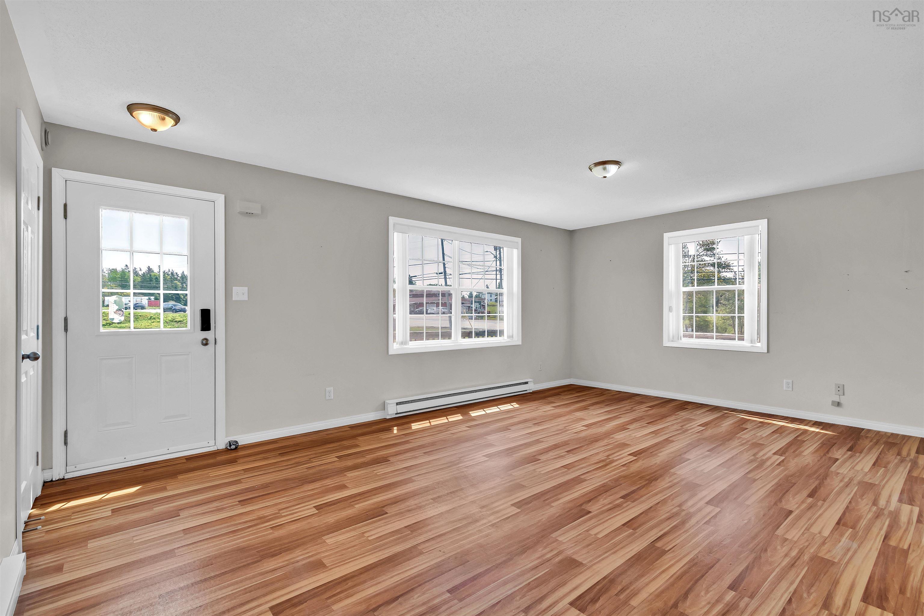 $389,000.00: 11459 Highway 7 Highway E, Lake Charlotte