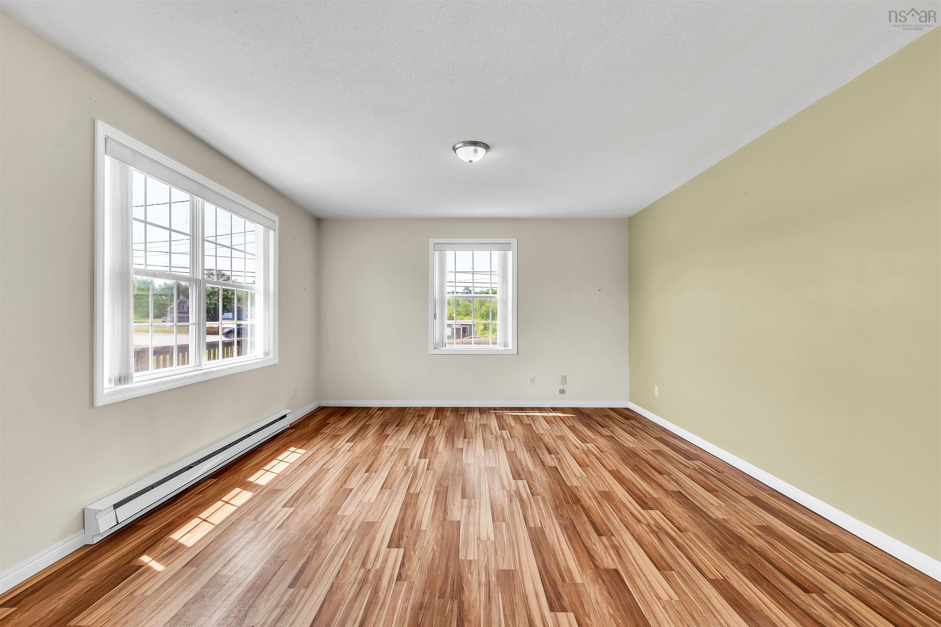 $389,000.00: 11459 Highway 7 Highway E, Lake Charlotte