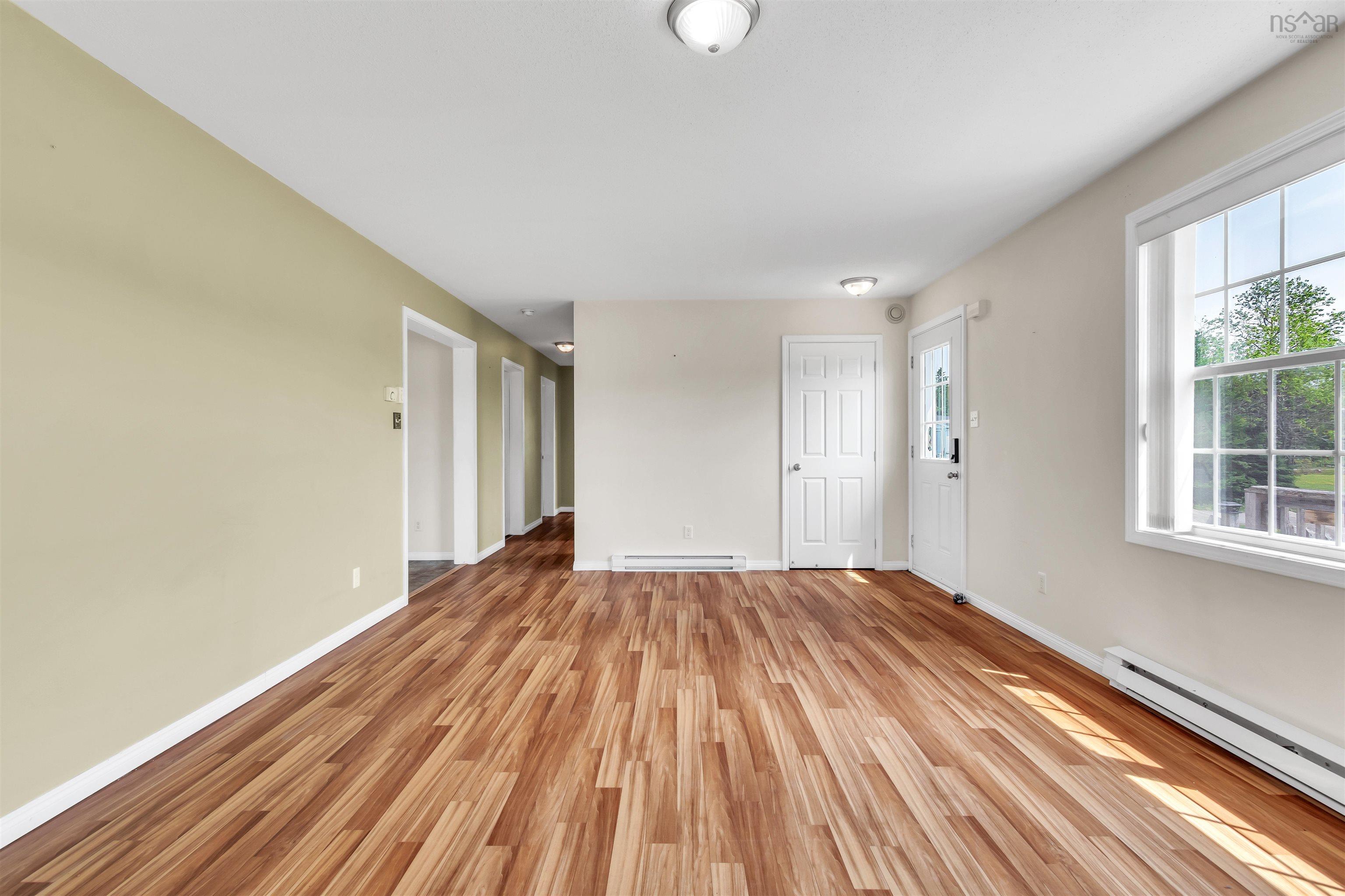 $389,000.00: 11459 Highway 7 Highway E, Lake Charlotte