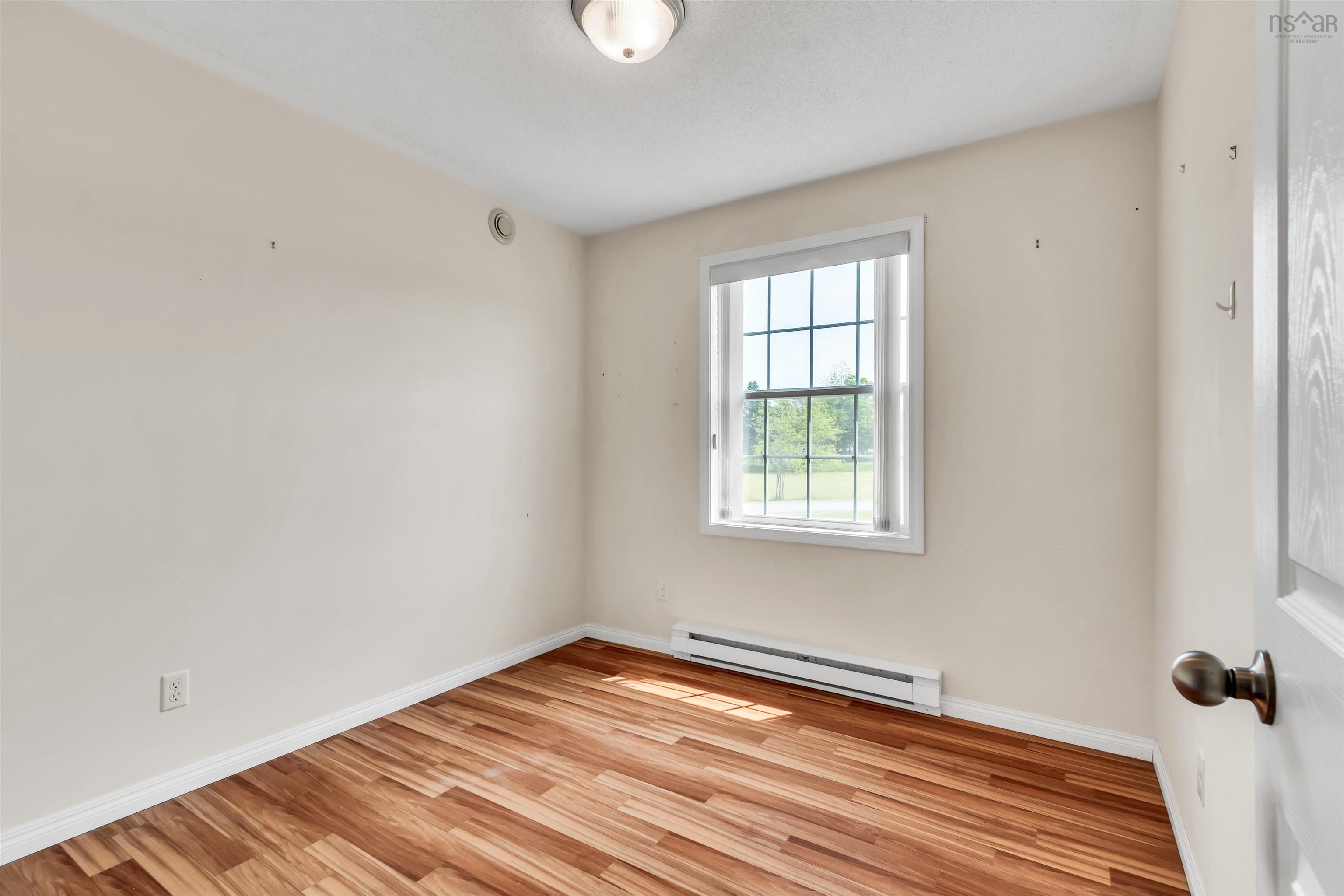 $389,000.00: 11459 Highway 7 Highway E, Lake Charlotte