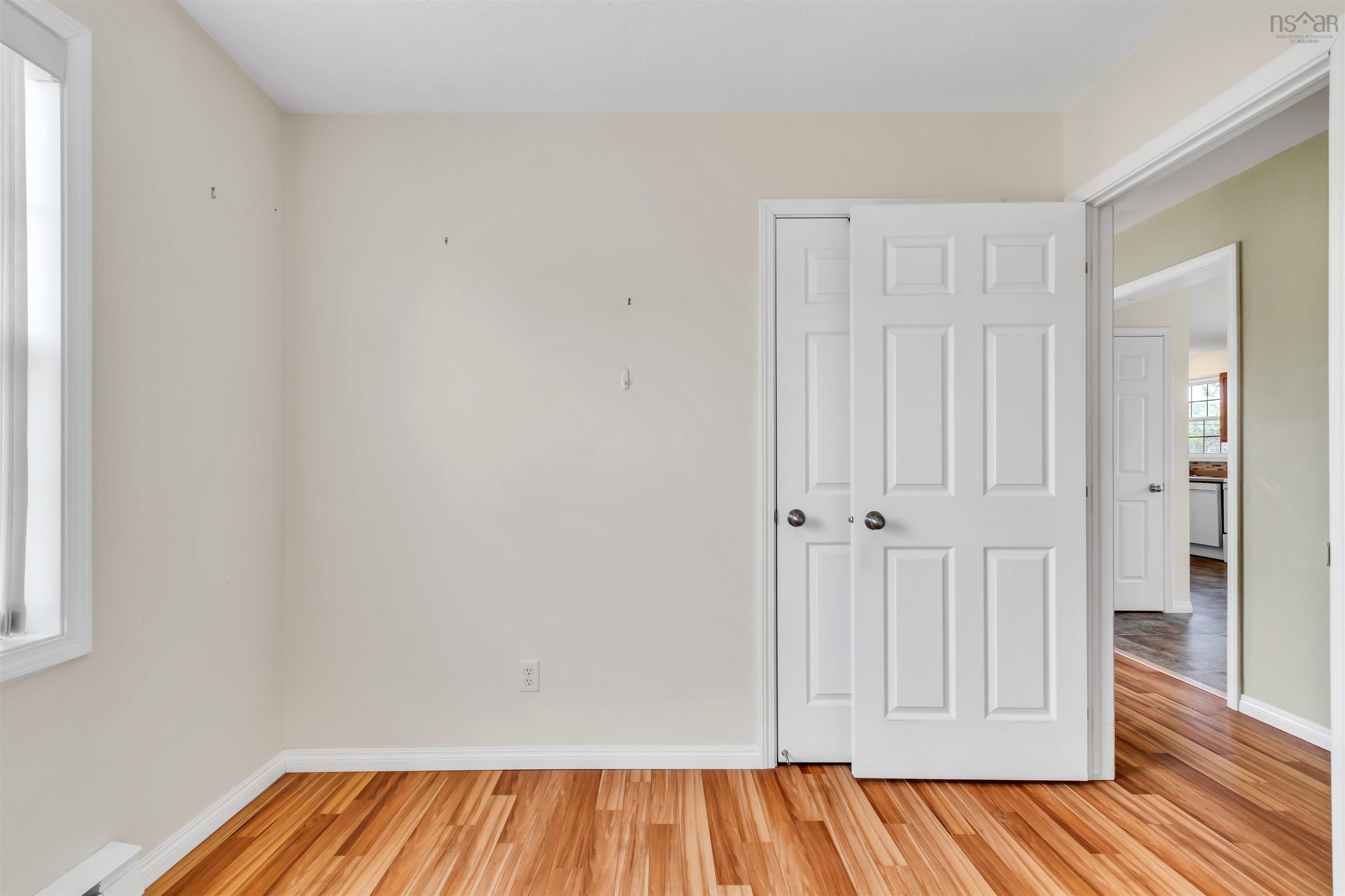 $389,000.00: 11459 Highway 7 Highway E, Lake Charlotte