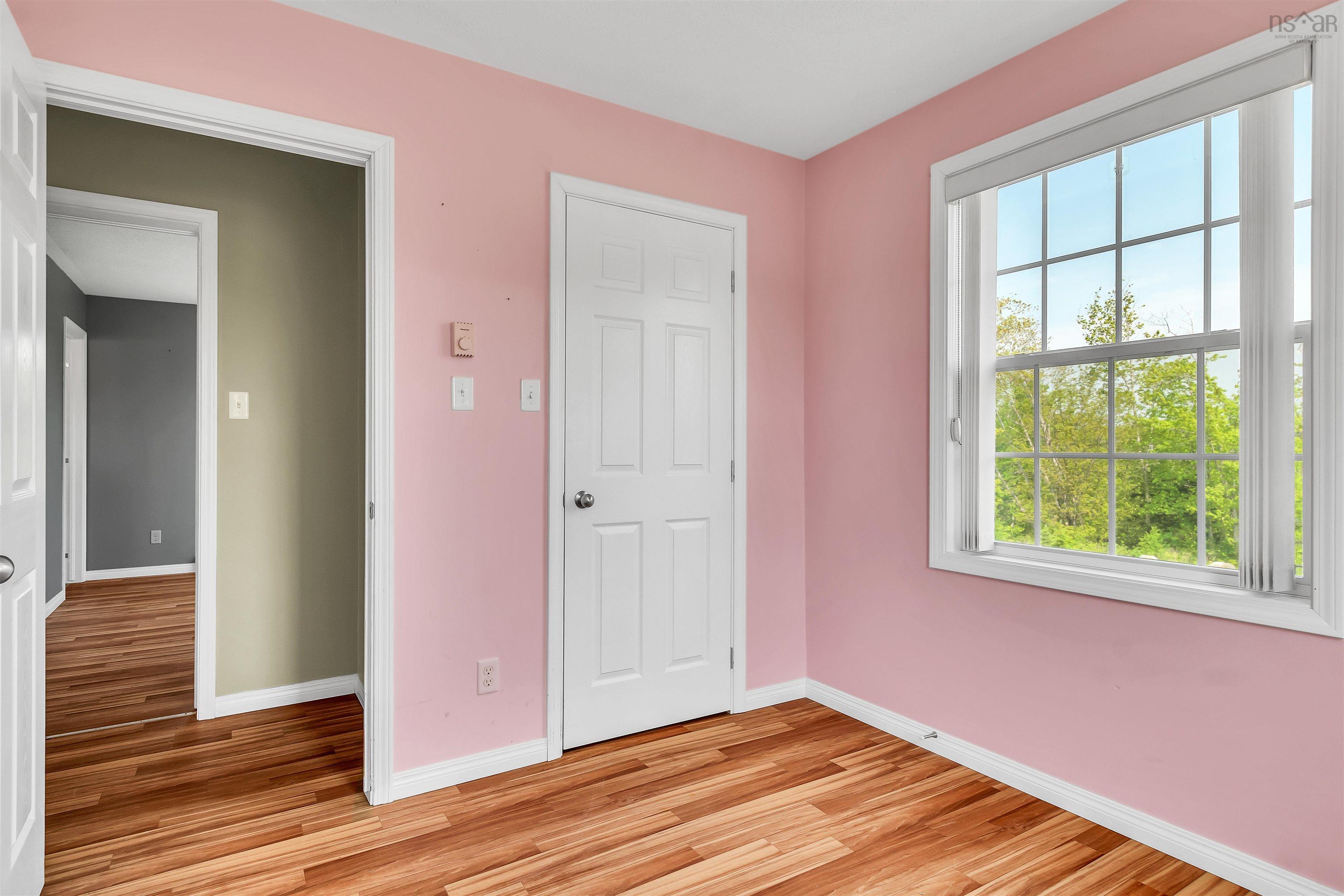 $389,000.00: 11459 Highway 7 Highway E, Lake Charlotte