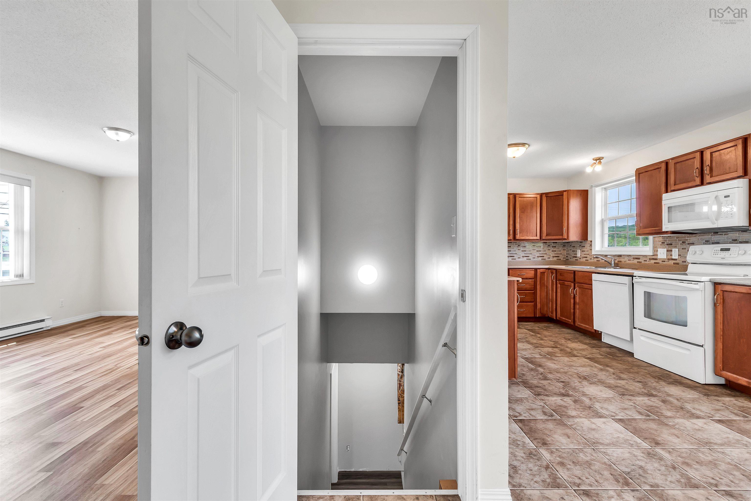 $389,000.00: 11459 Highway 7 Highway E, Lake Charlotte