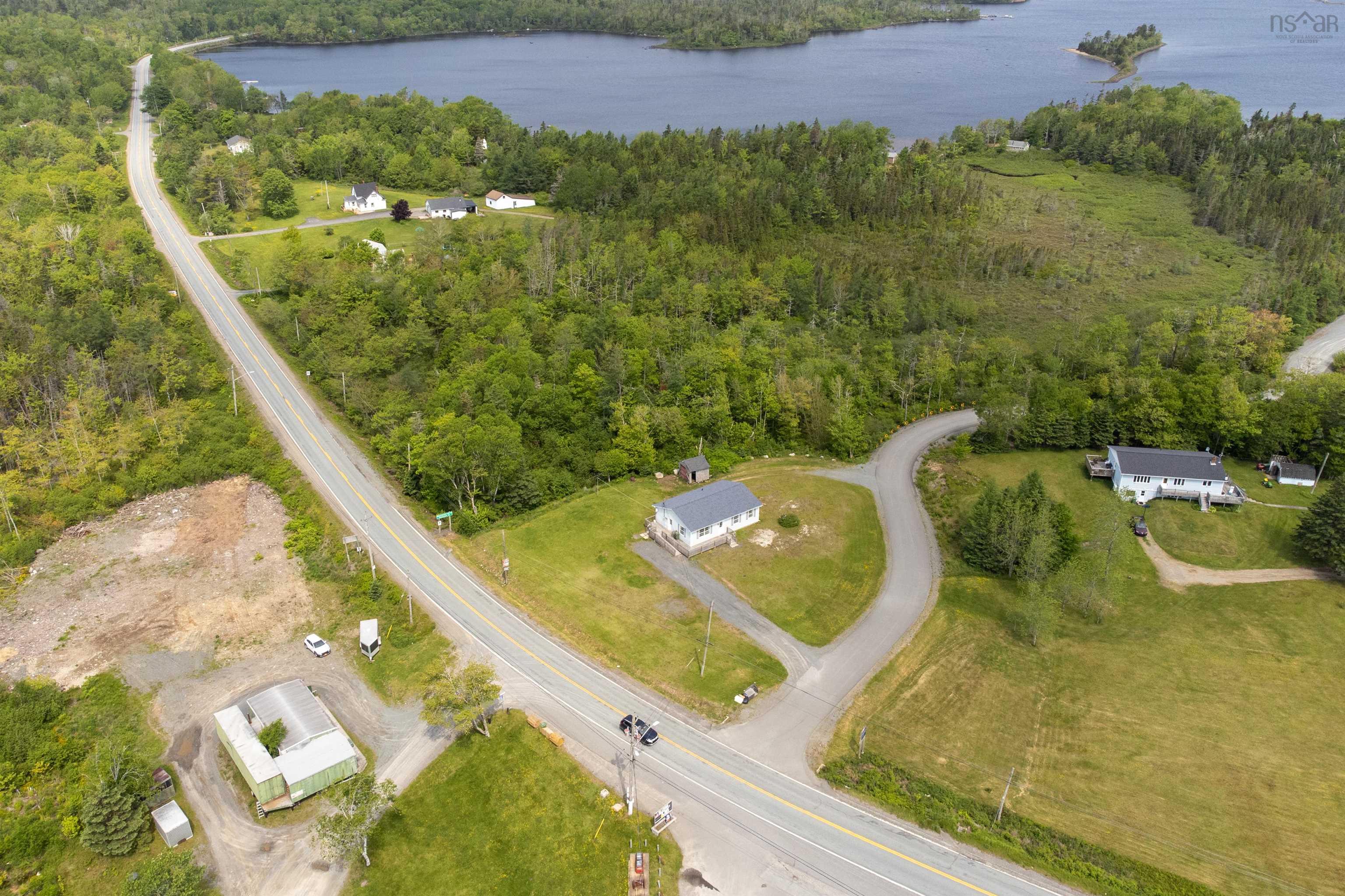 $389,000.00: 11459 Highway 7 Highway E, Lake Charlotte