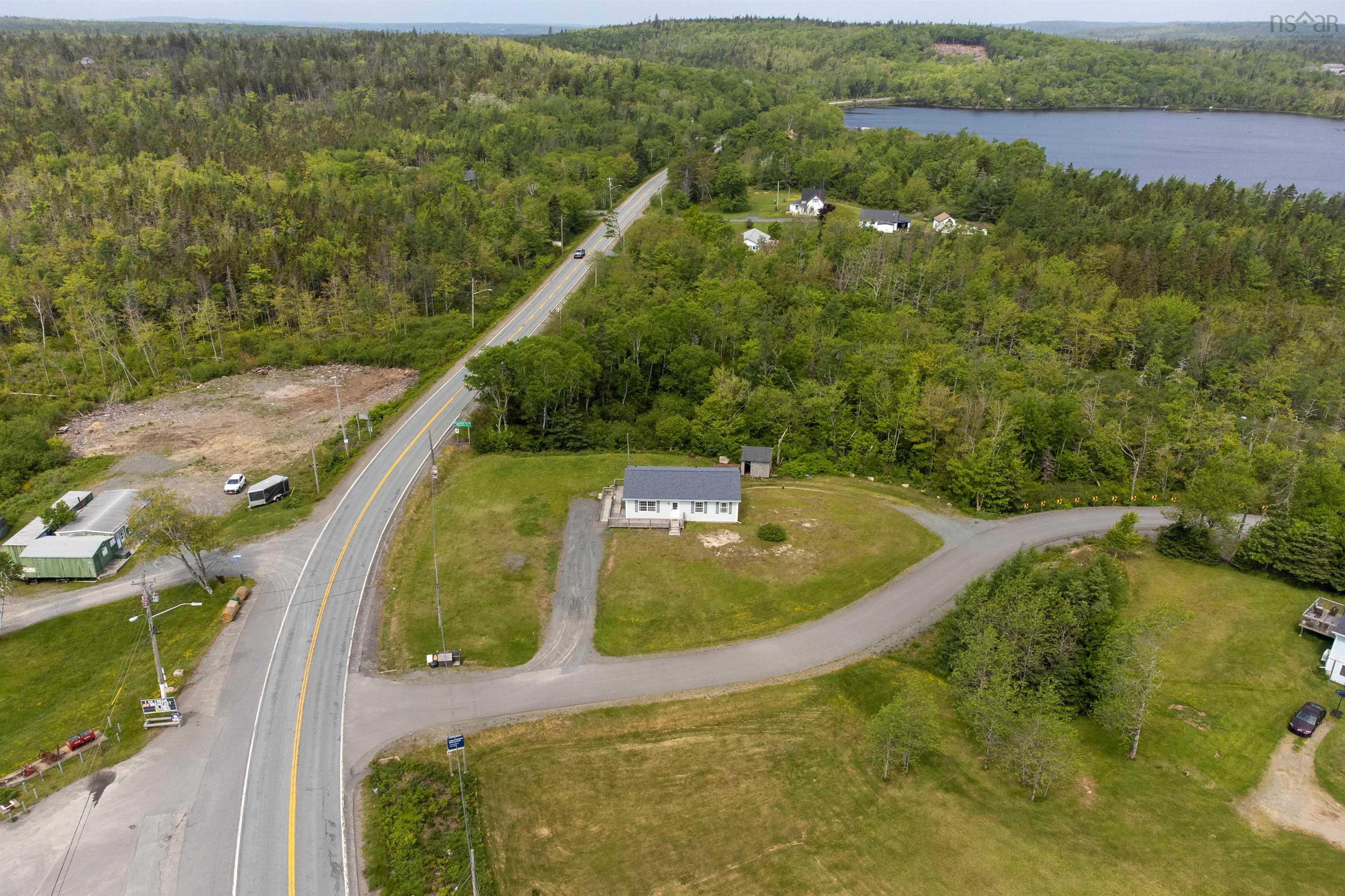 $389,000.00: 11459 Highway 7 Highway E, Lake Charlotte