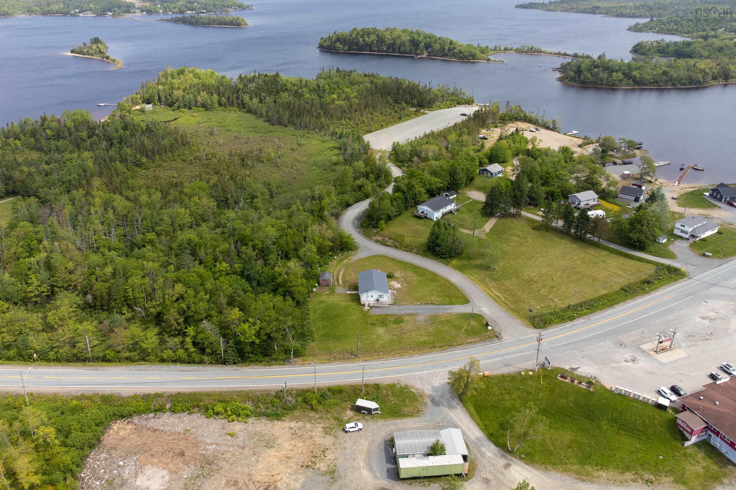 $389,000.00: 11459 Highway 7 Highway E, Lake Charlotte