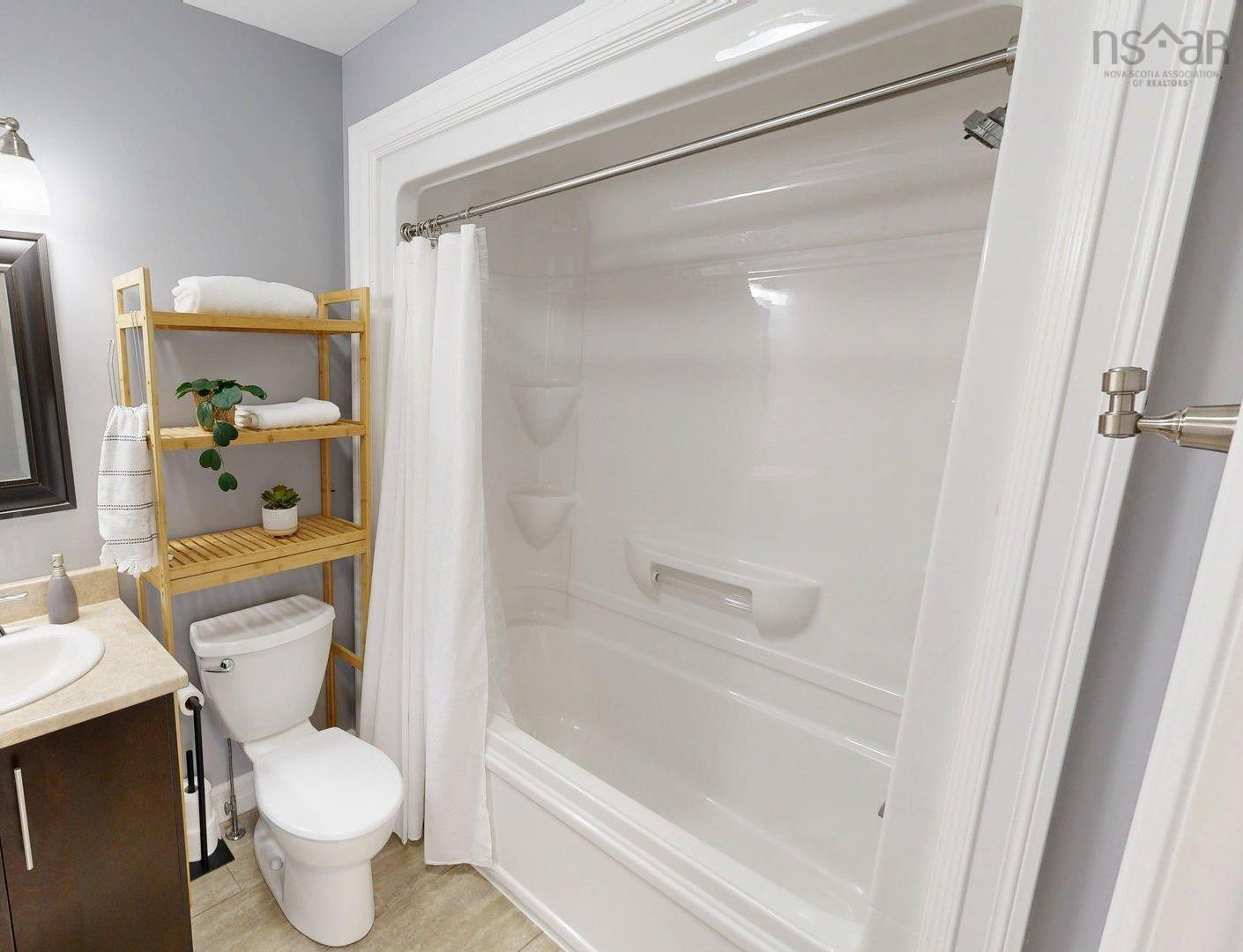 $715,000.00: 81 Viridian Drive, Dartmouth