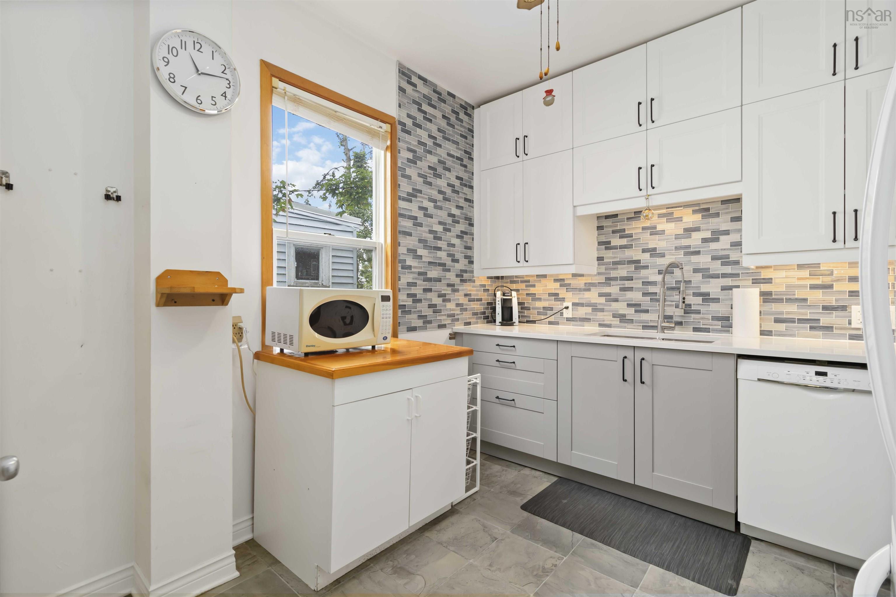 $499,900.00: 2731 Fern Lane, Halifax