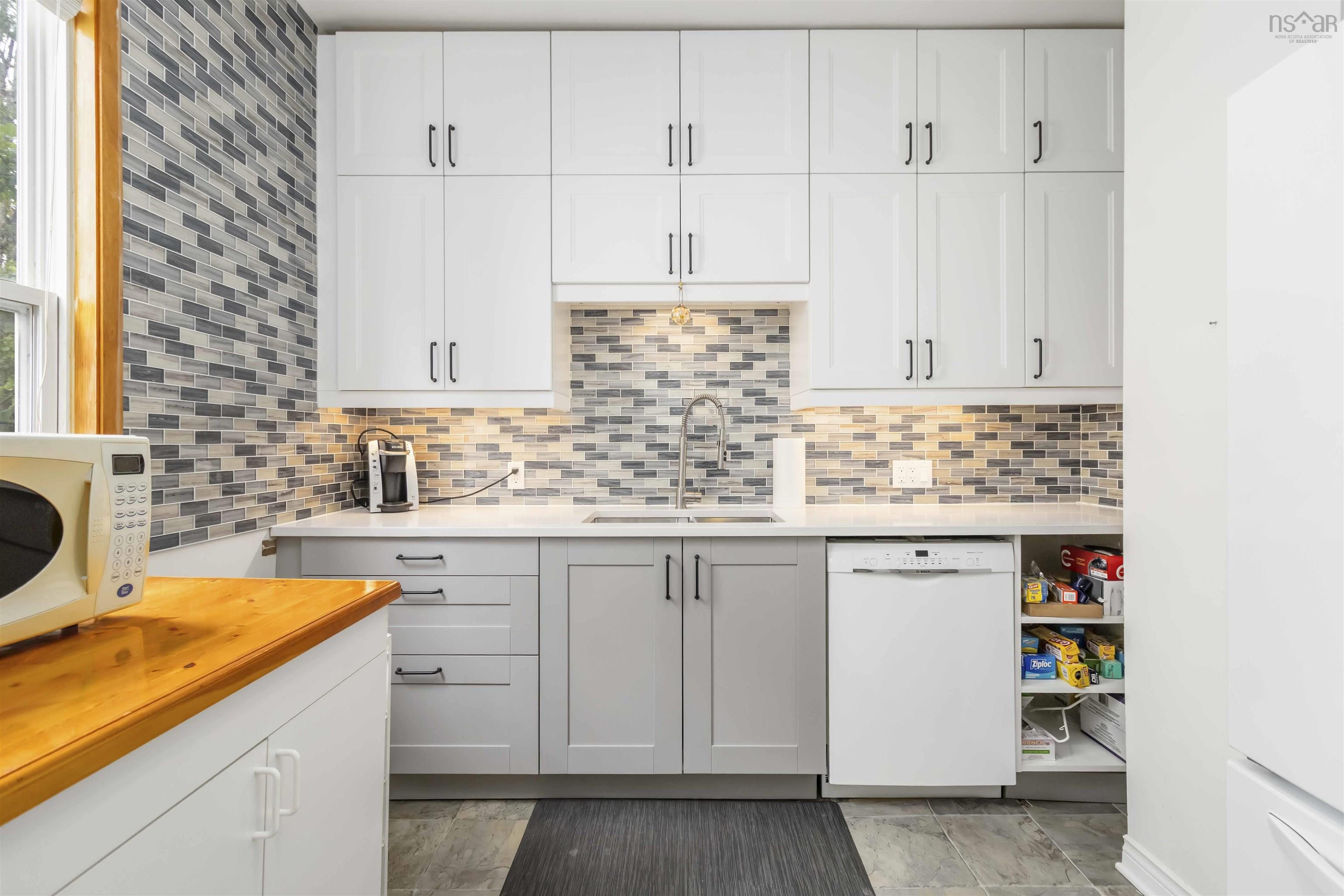 $499,900.00: 2731 Fern Lane, Halifax