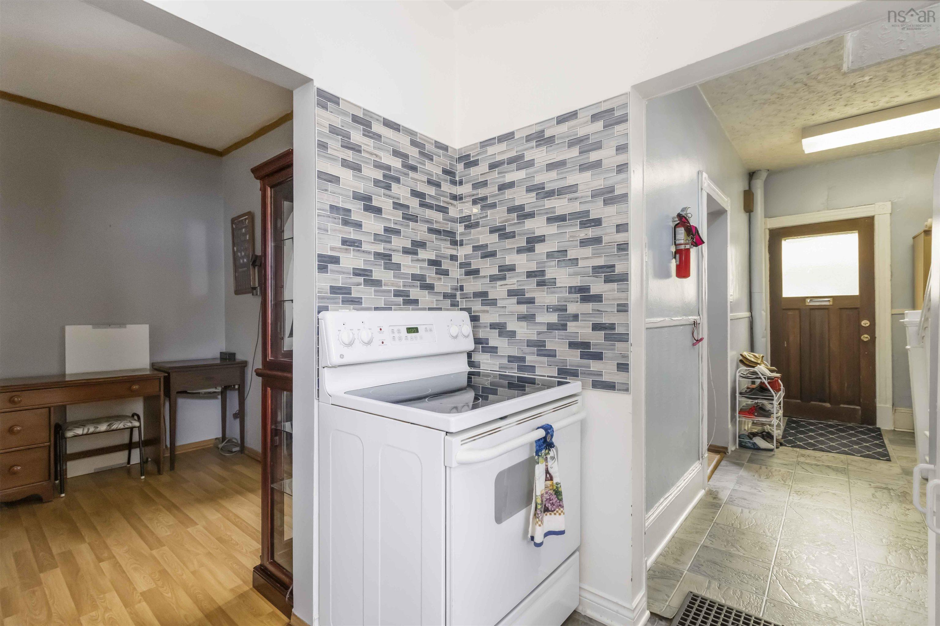 $499,900.00: 2731 Fern Lane, Halifax