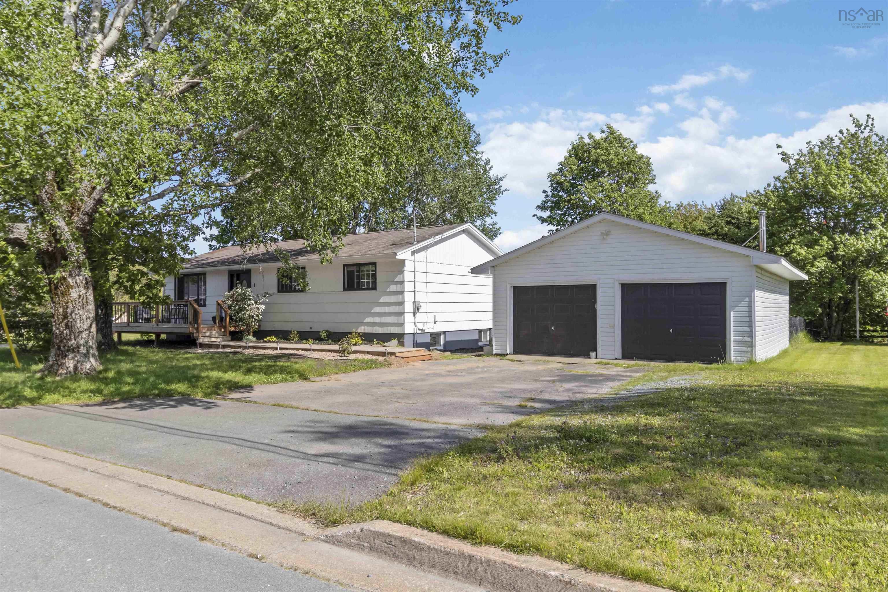 $575,000.00: 1 Estelle Drive, Cole Harbour