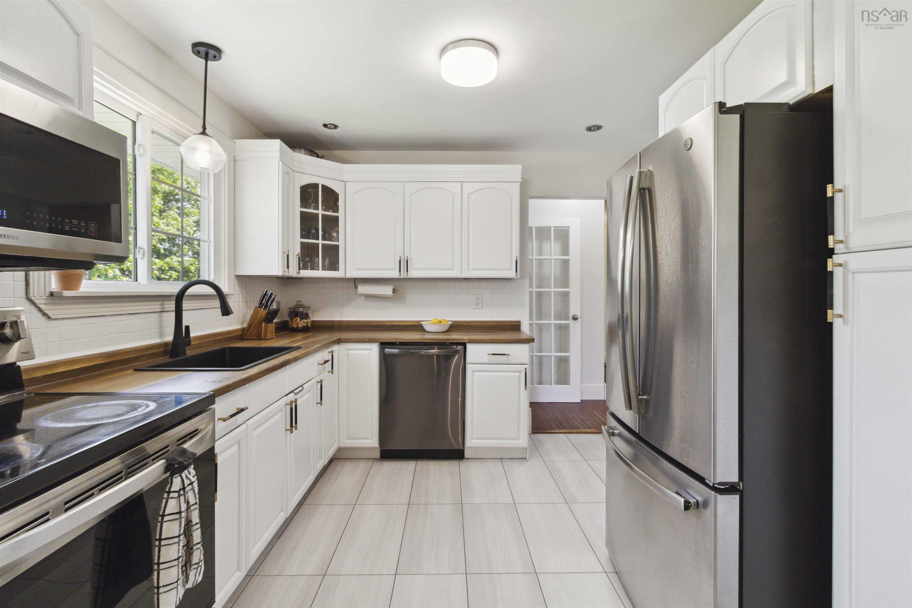 $575,000.00: 1 Estelle Drive, Cole Harbour