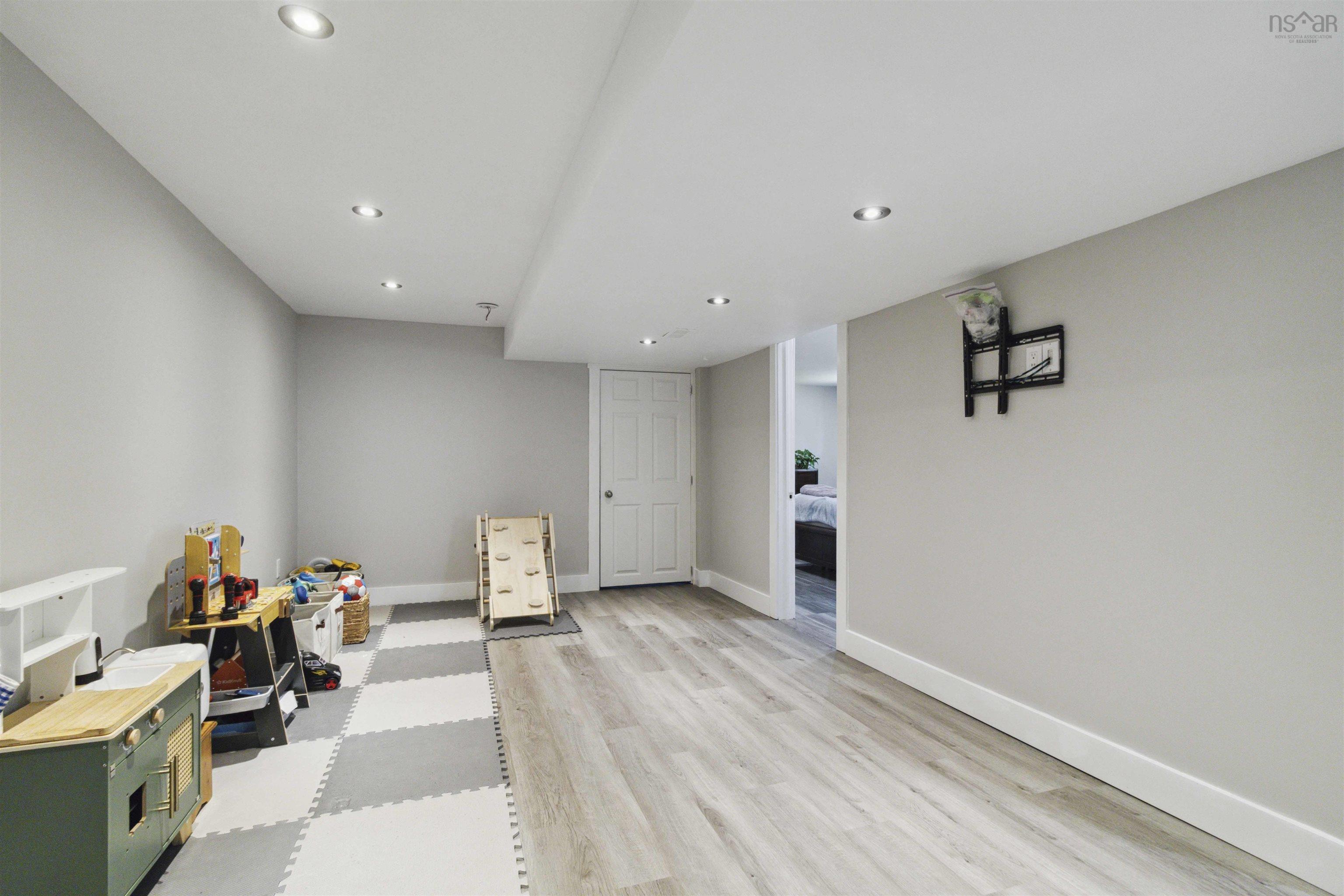 $575,000.00: 1 Estelle Drive, Cole Harbour