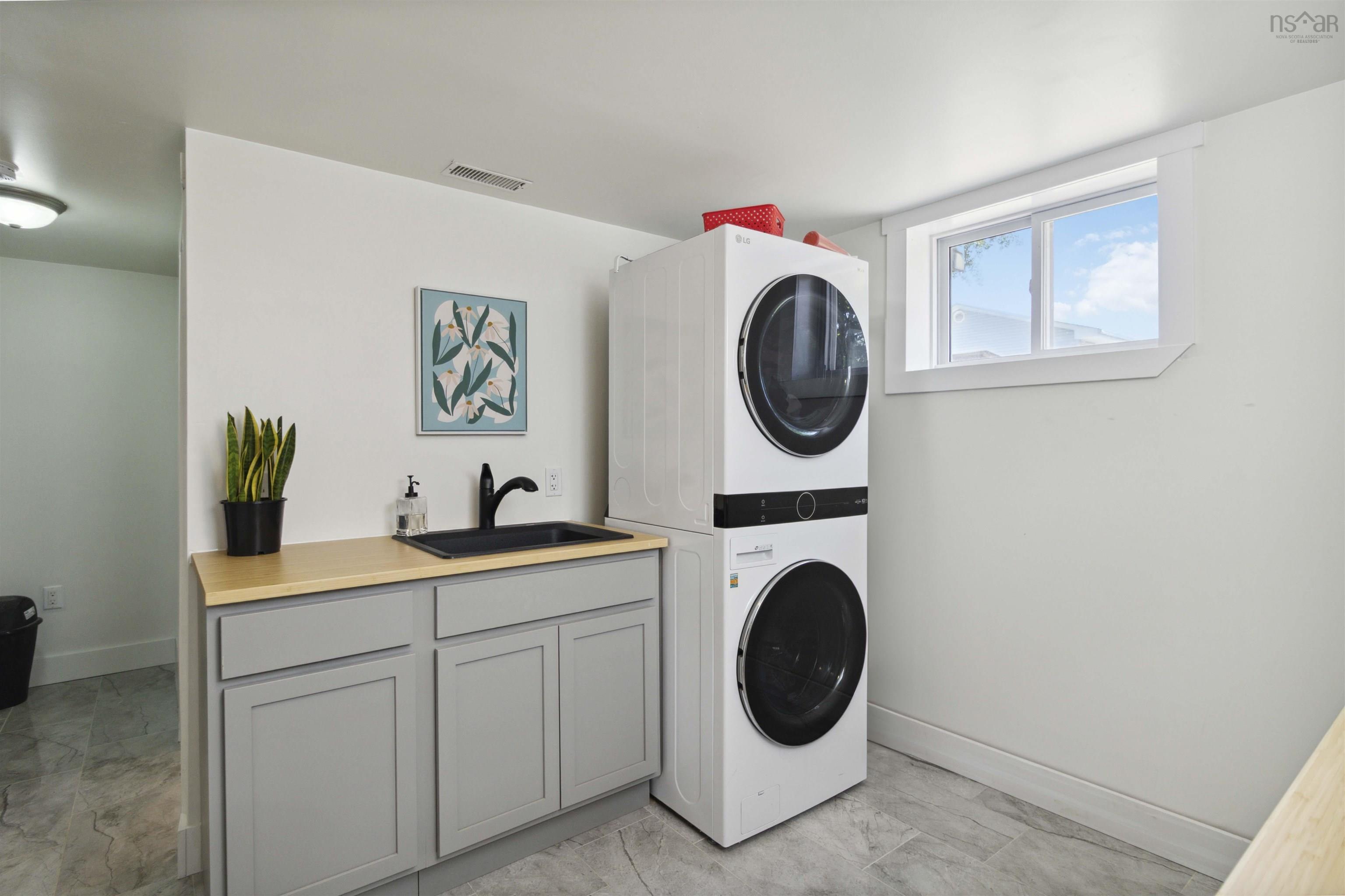 $575,000.00: 1 Estelle Drive, Cole Harbour