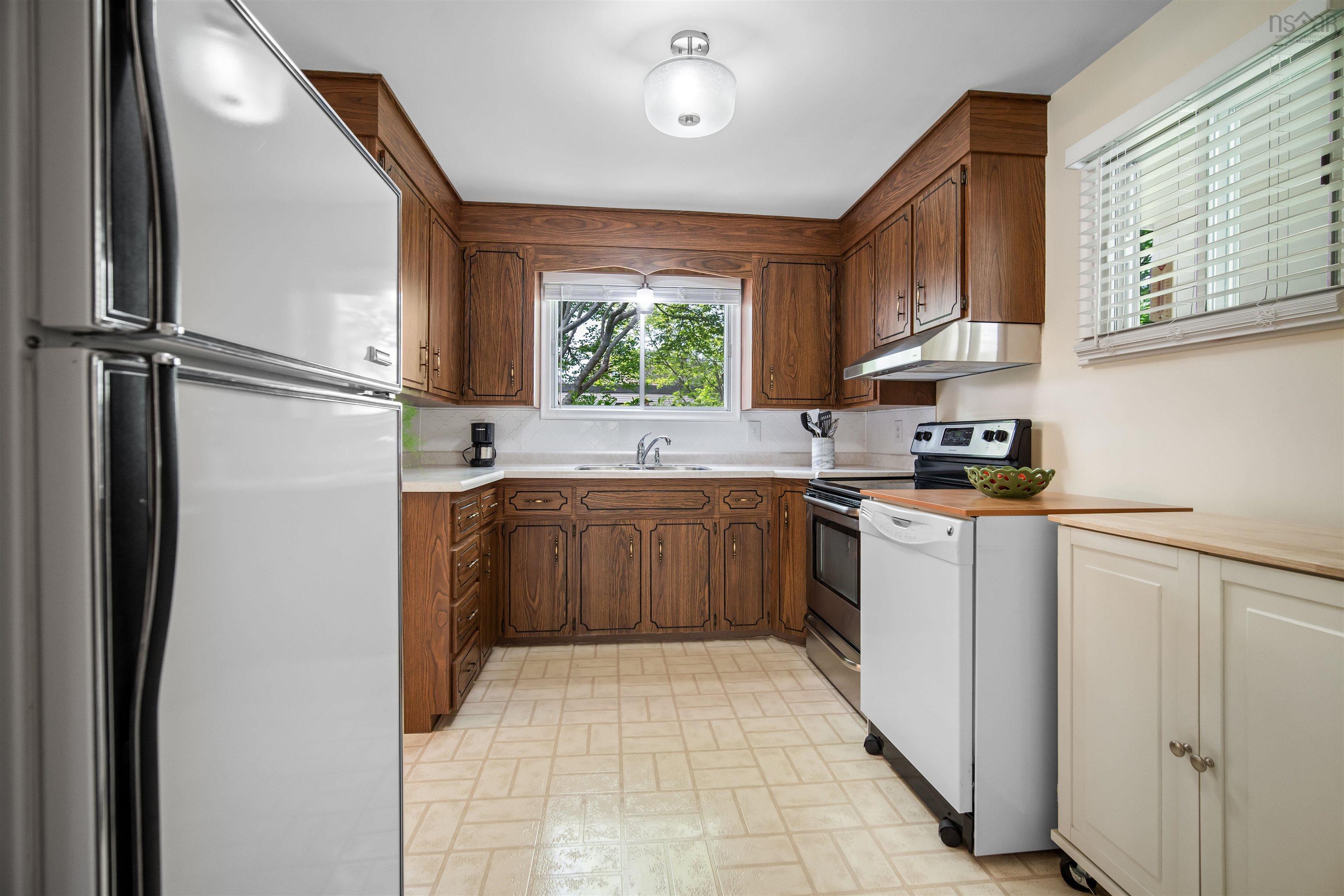 $499,000.00: 90 Clayton Park Drive, Halifax