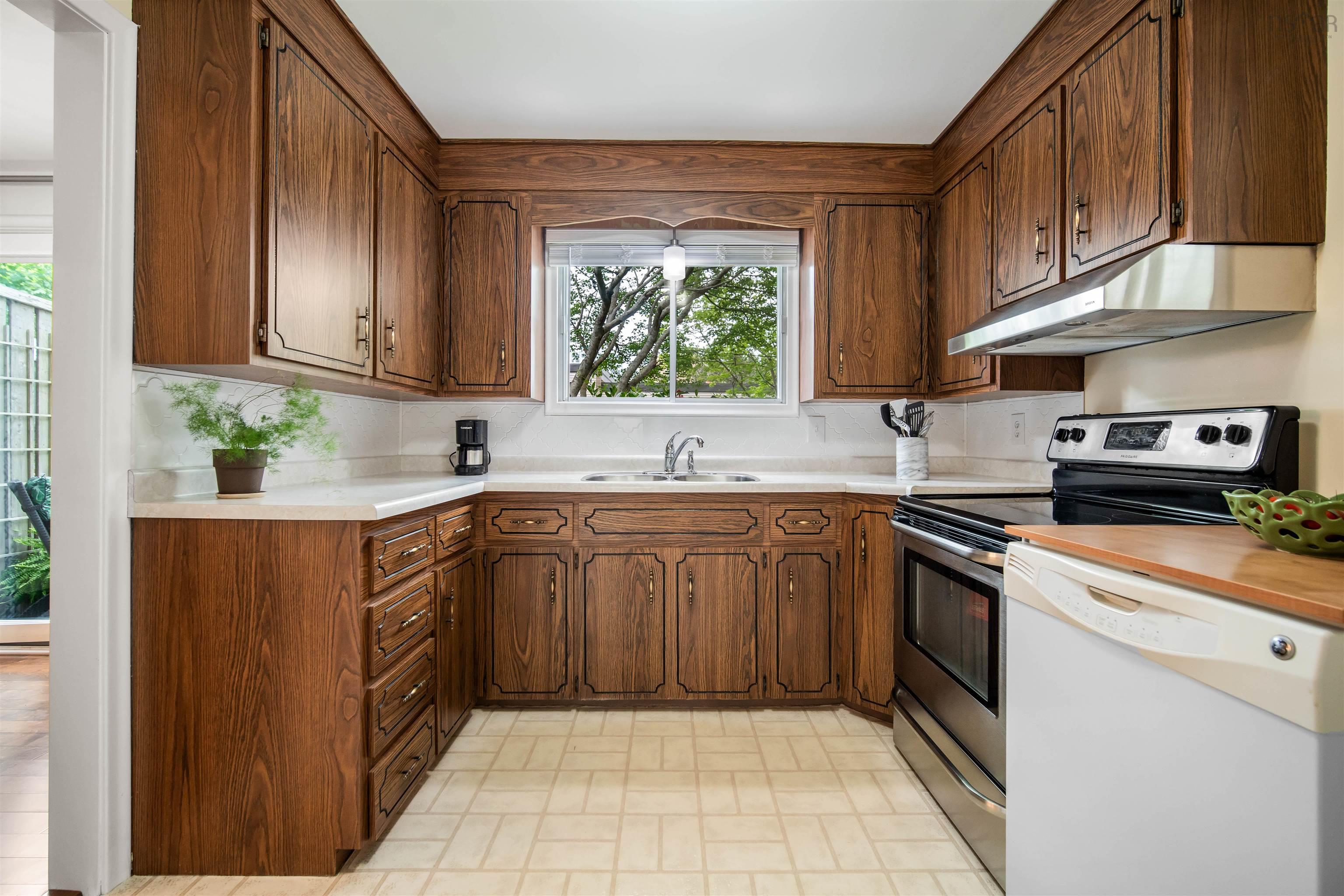 $499,000.00: 90 Clayton Park Drive, Halifax