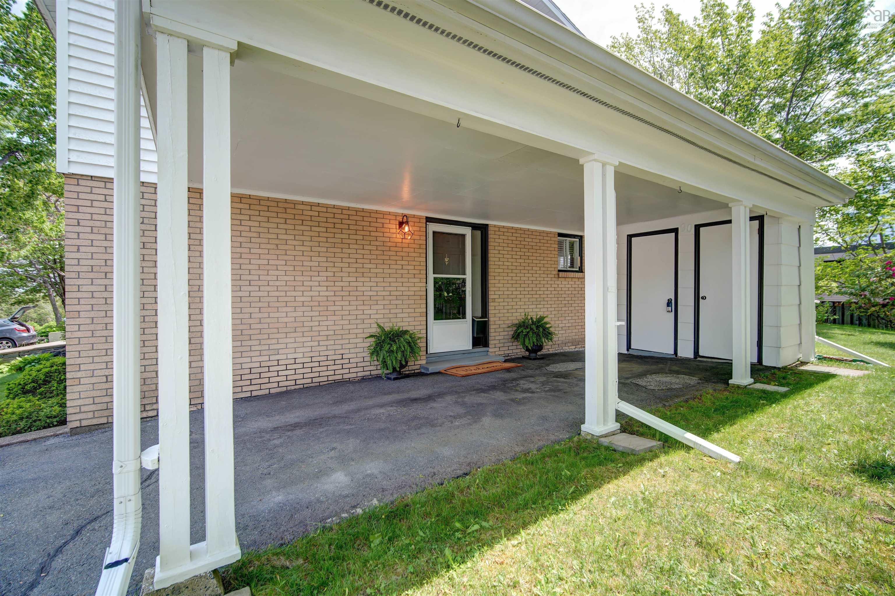 $499,000.00: 90 Clayton Park Drive, Halifax