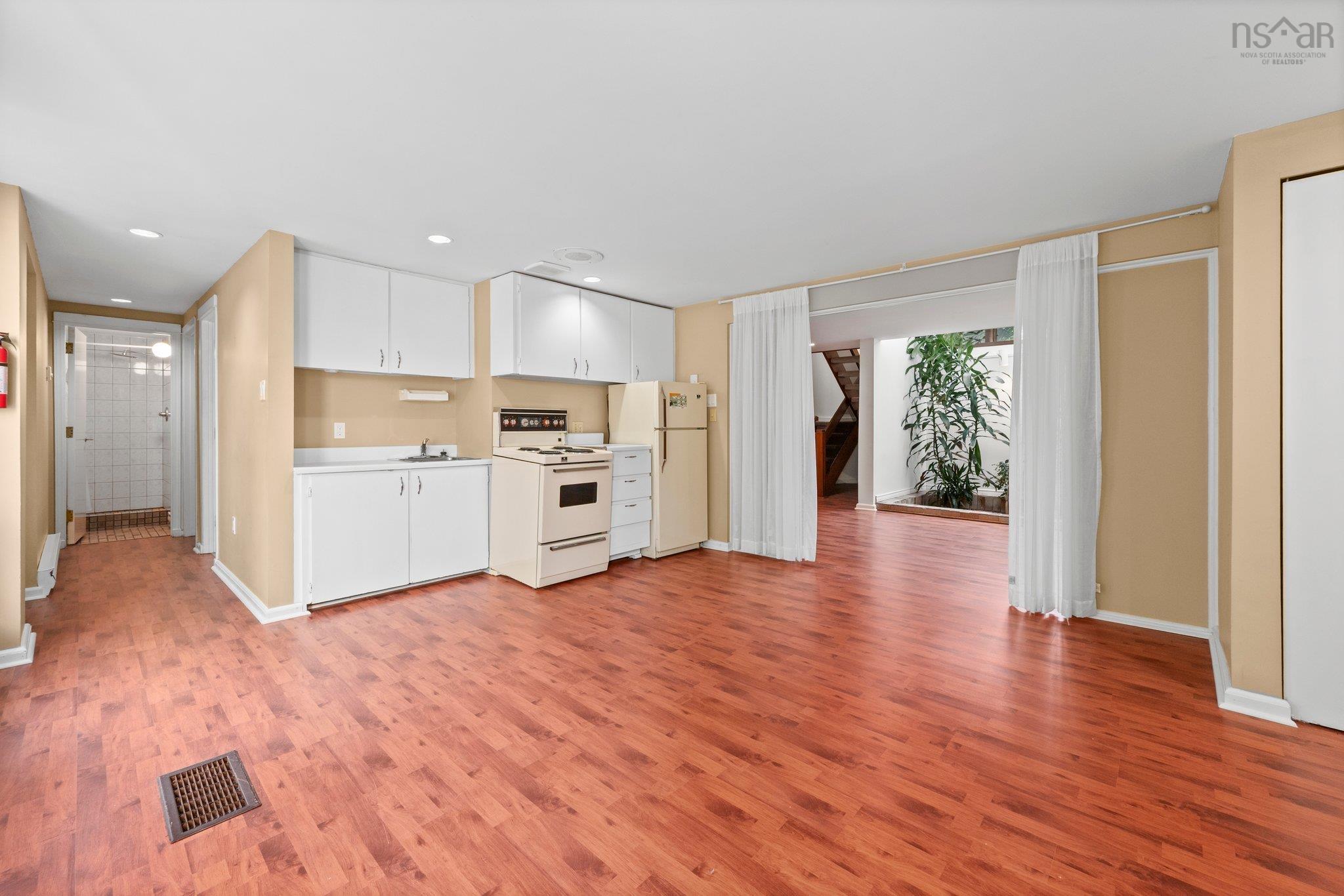 $1,595,000.00: 929 Winwick Road, Halifax