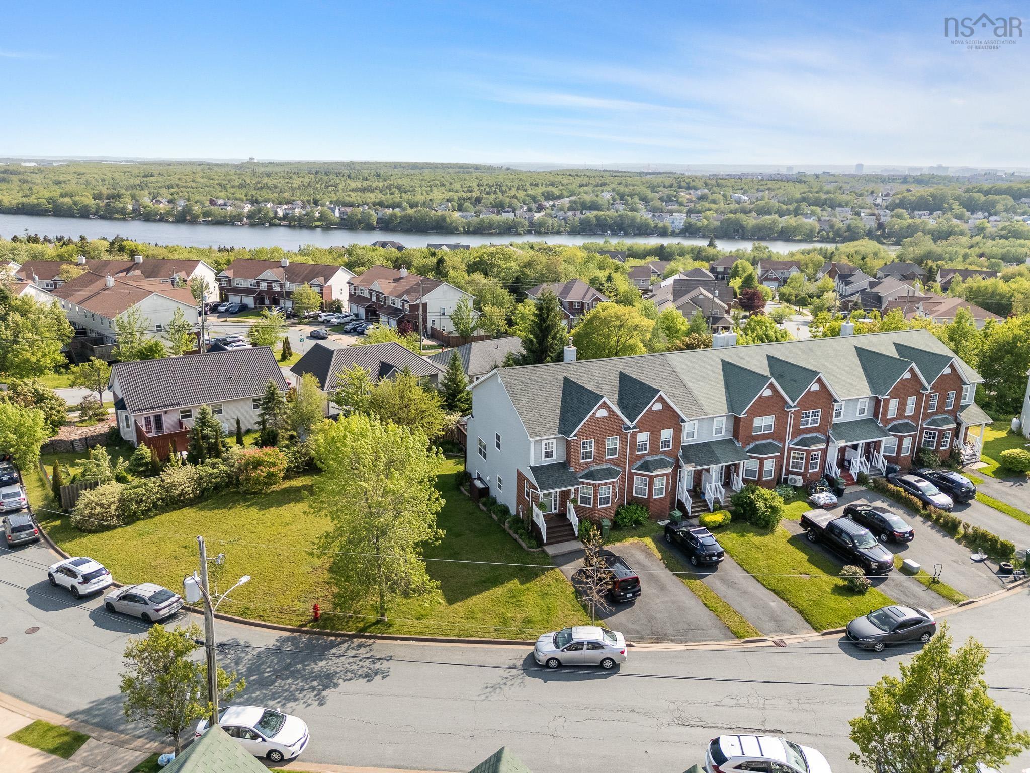 $549,999.00: 28 Woodhaven Close, Dartmouth