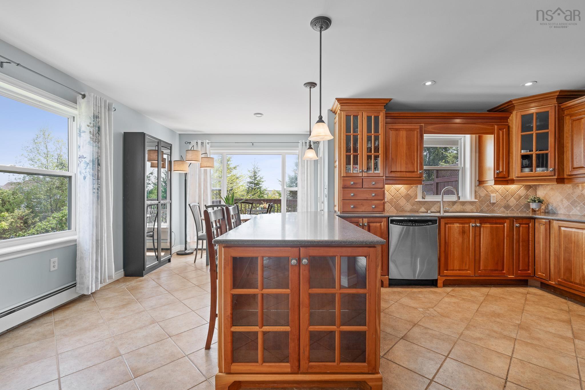 $549,999.00: 28 Woodhaven Close, Dartmouth