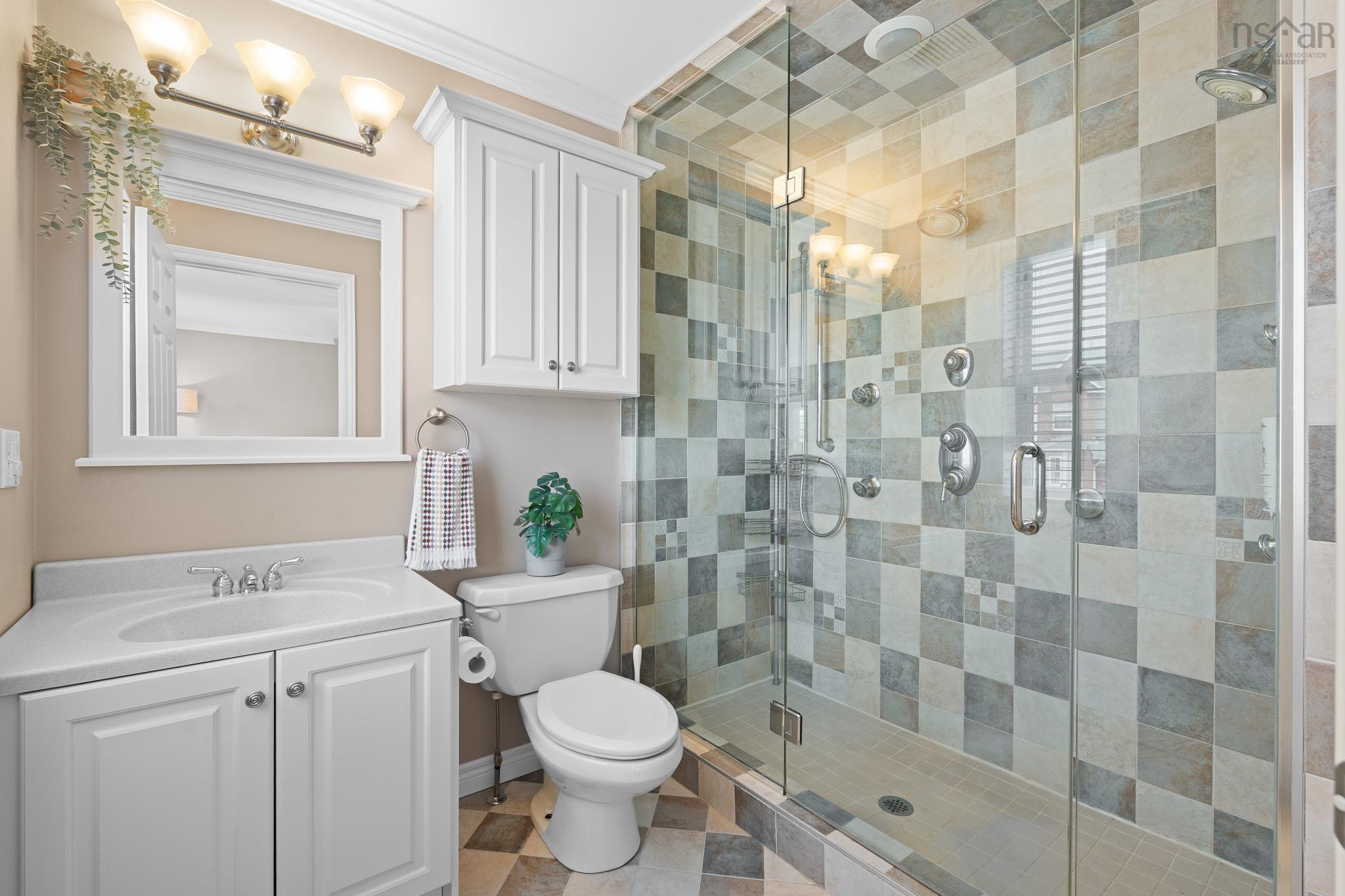 $549,999.00: 28 Woodhaven Close, Dartmouth