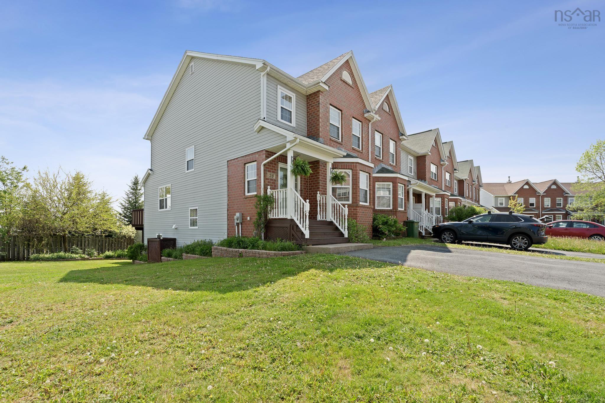 $549,999.00: 28 Woodhaven Close, Dartmouth