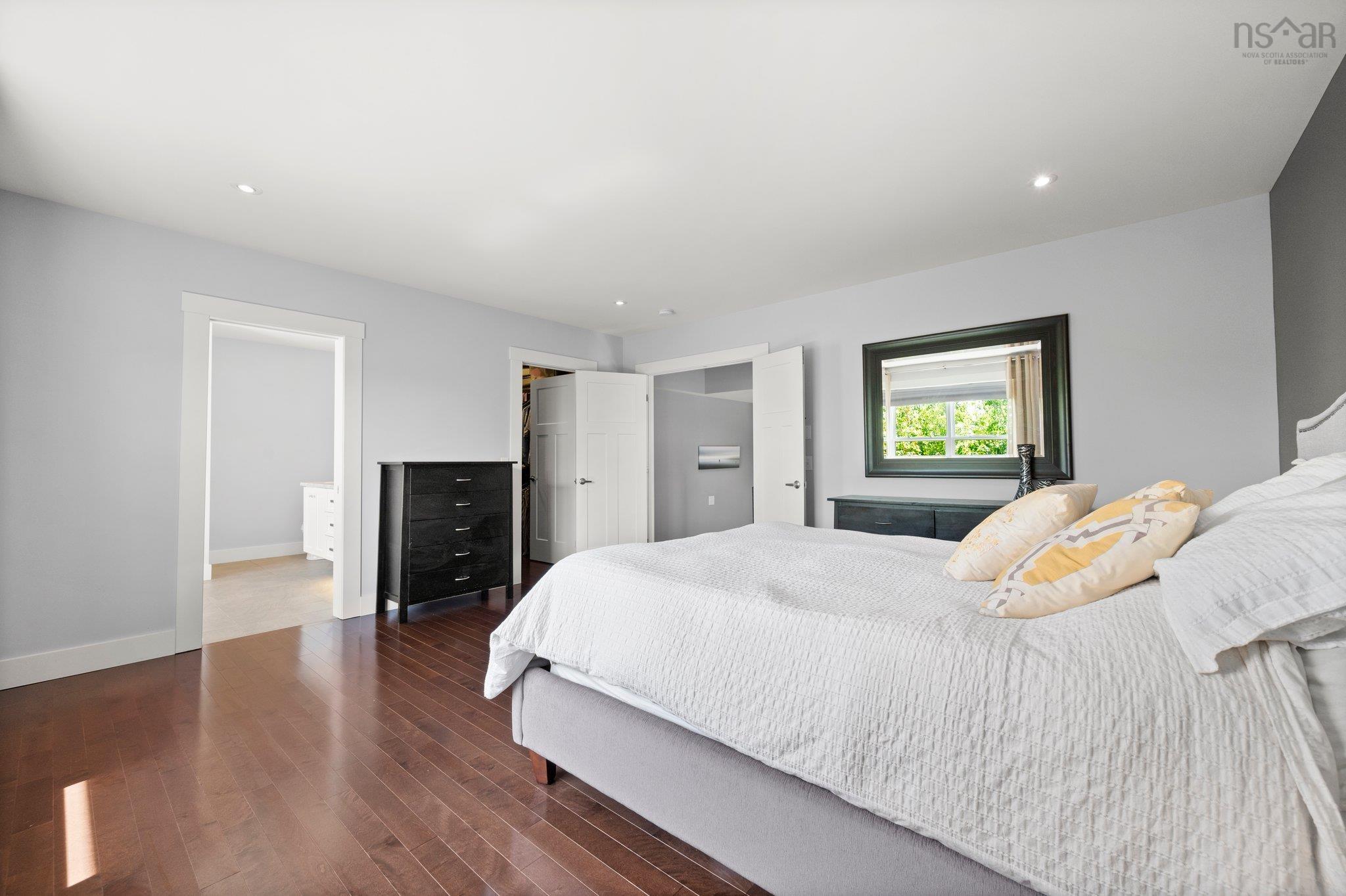 $1,019,500.00: 41 Royalfern Way, Bedford