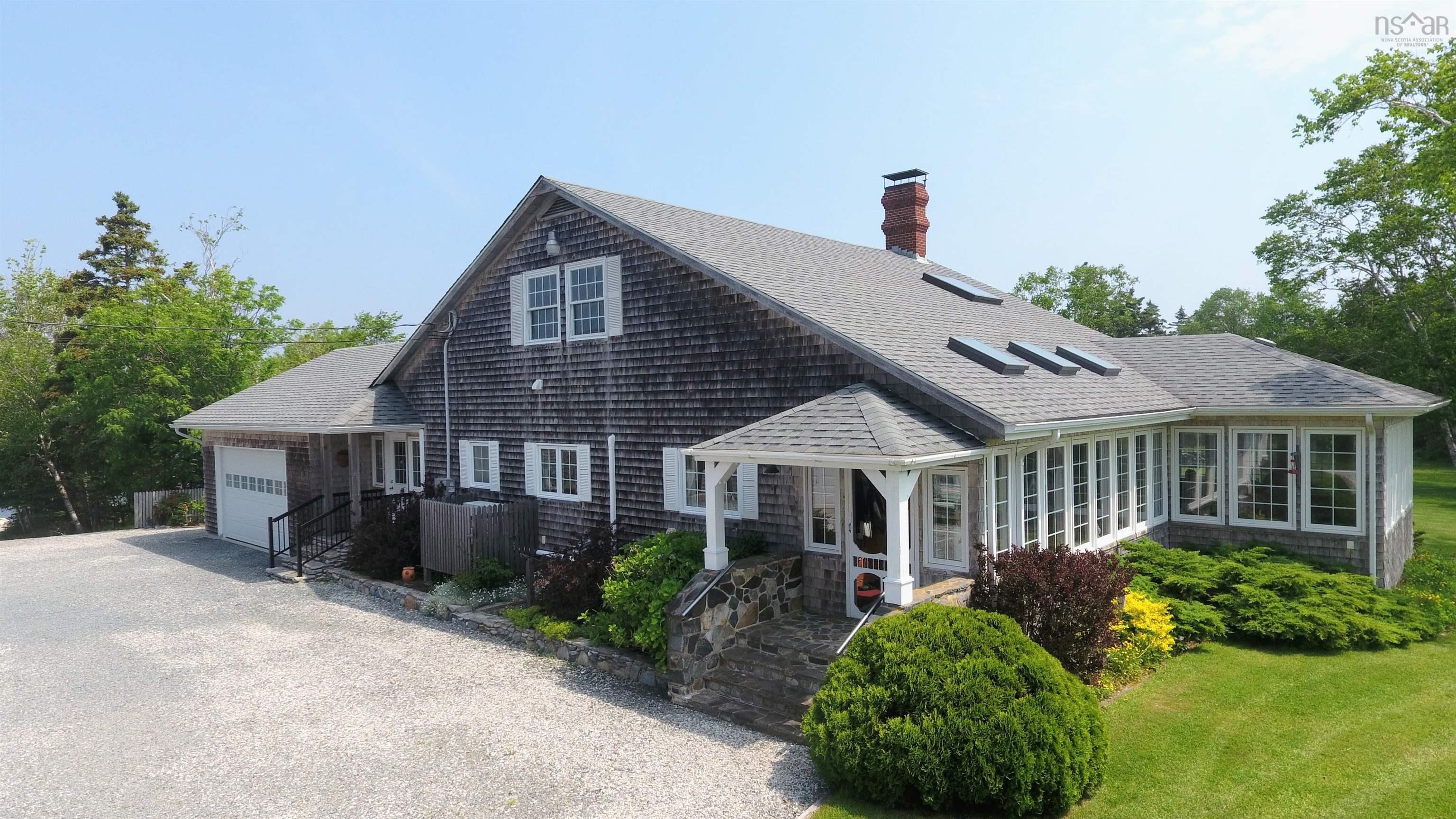 $1,650,000.00: 61 Lockes Island Road, Lower Jordan Bay