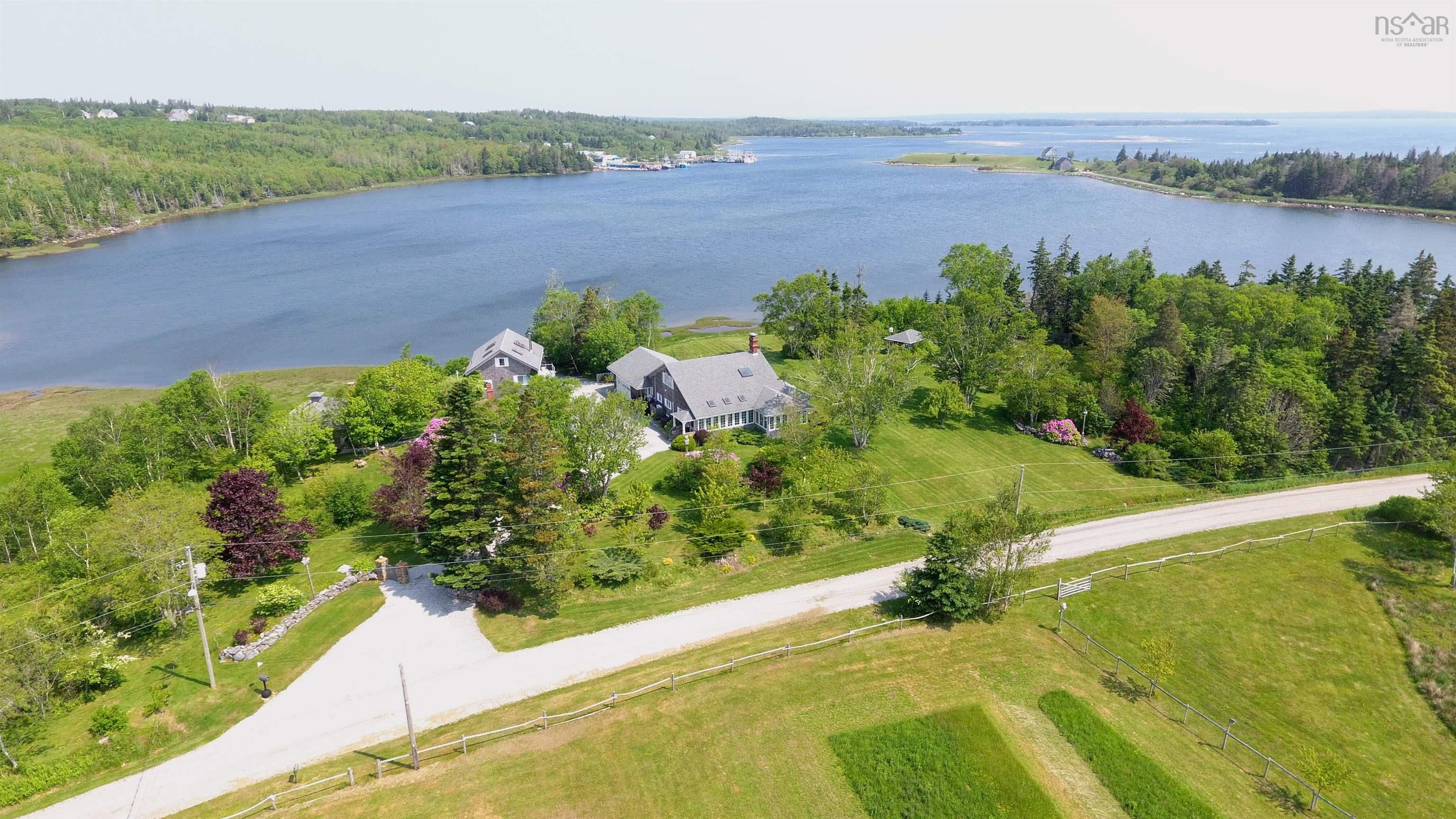 $1,650,000.00: 61 Lockes Island Road, Lower Jordan Bay