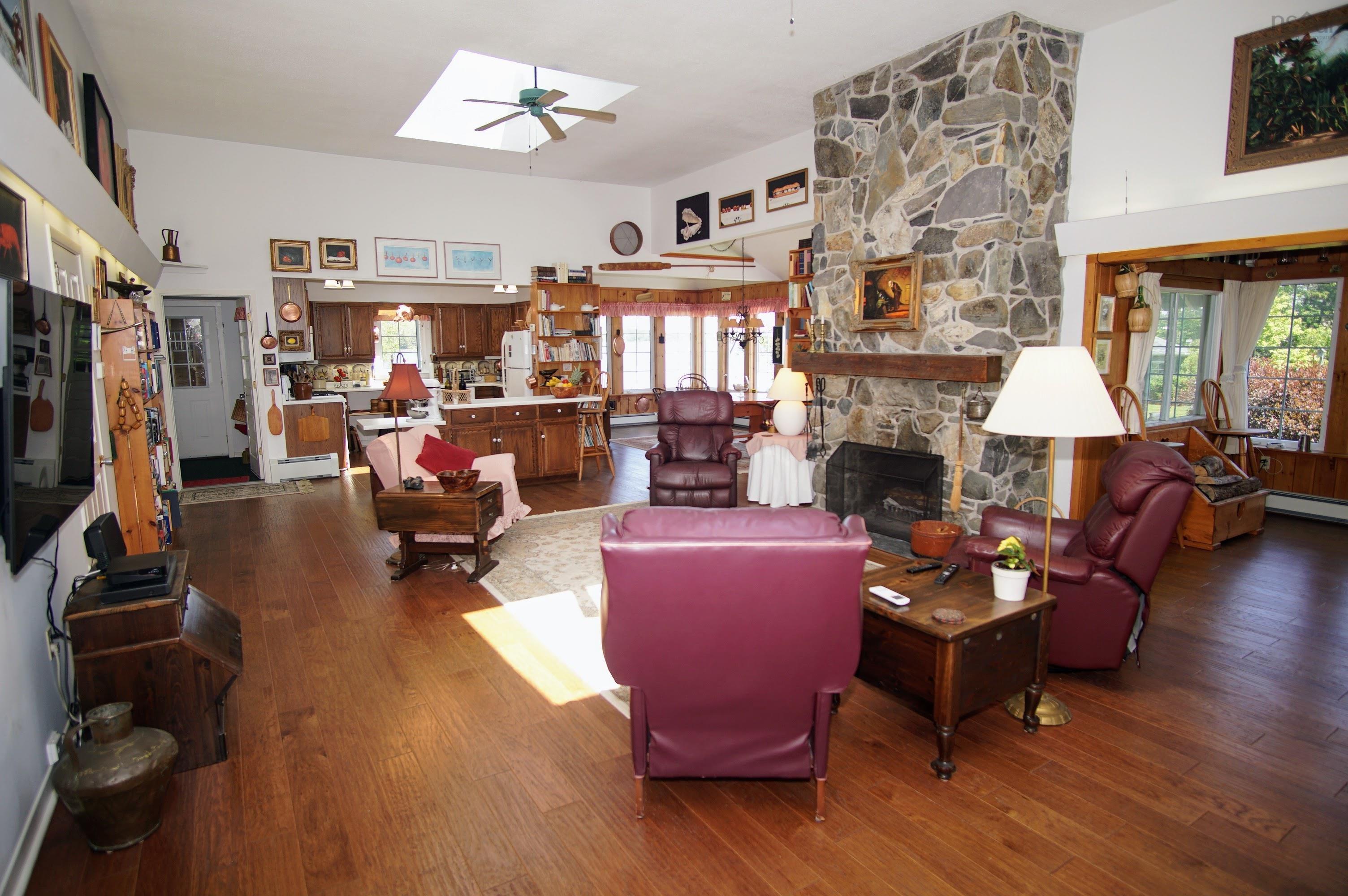 $1,650,000.00: 61 Lockes Island Road, Lower Jordan Bay