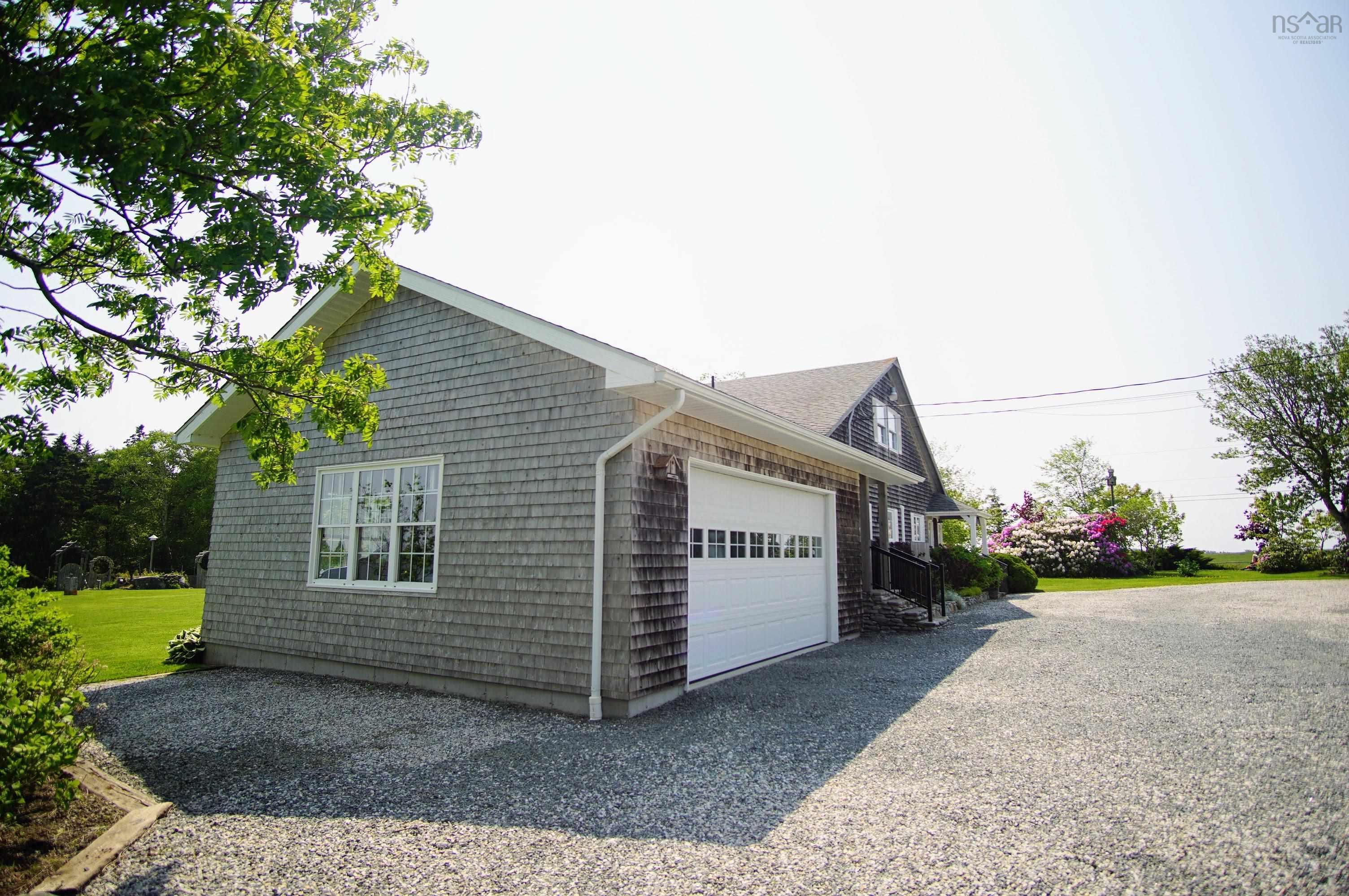 $1,650,000.00: 61 Lockes Island Road, Lower Jordan Bay