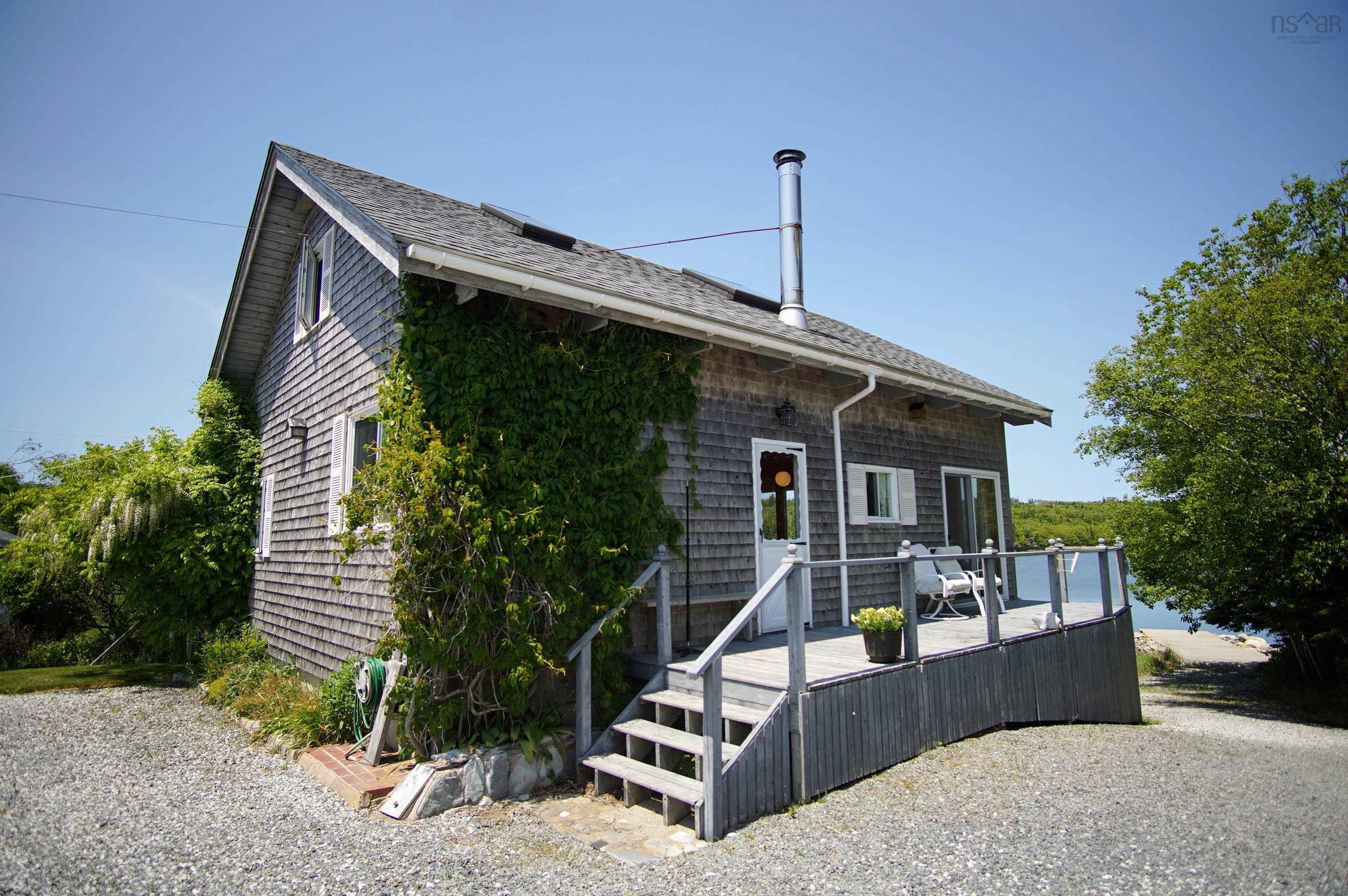 $1,650,000.00: 61 Lockes Island Road, Lower Jordan Bay