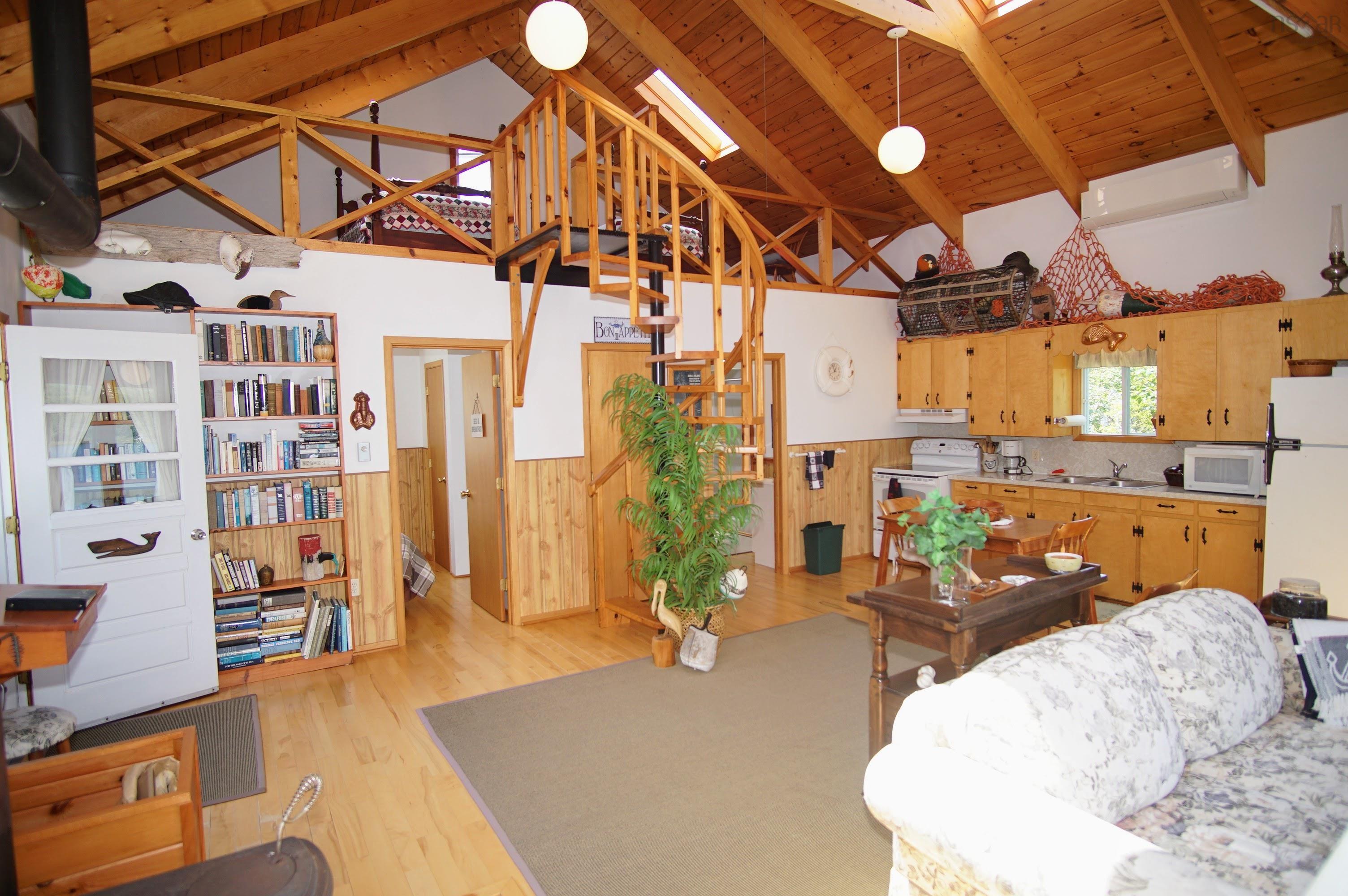 $1,650,000.00: 61 Lockes Island Road, Lower Jordan Bay