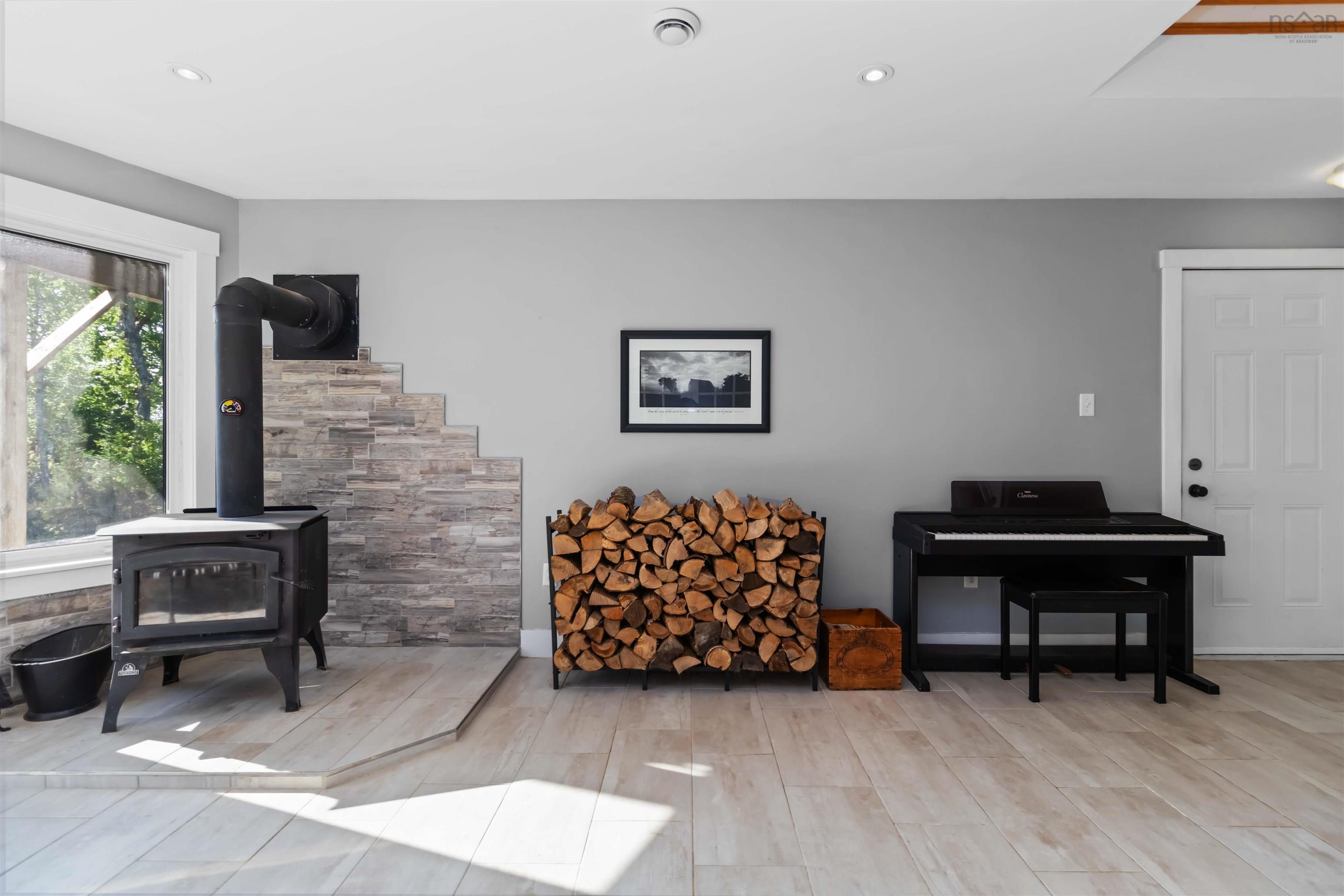 $797,000.00: 110 Oakridge Road, Mill Road