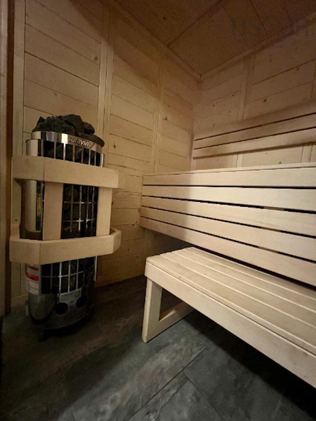 $797,000.00: 110 Oakridge Road, Mill Road