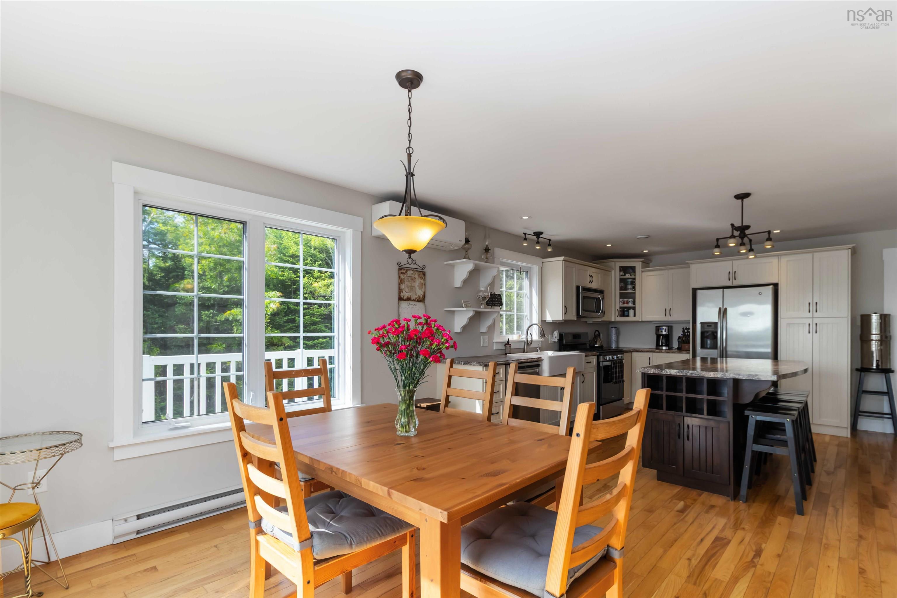 $797,000.00: 110 Oakridge Road, Mill Road