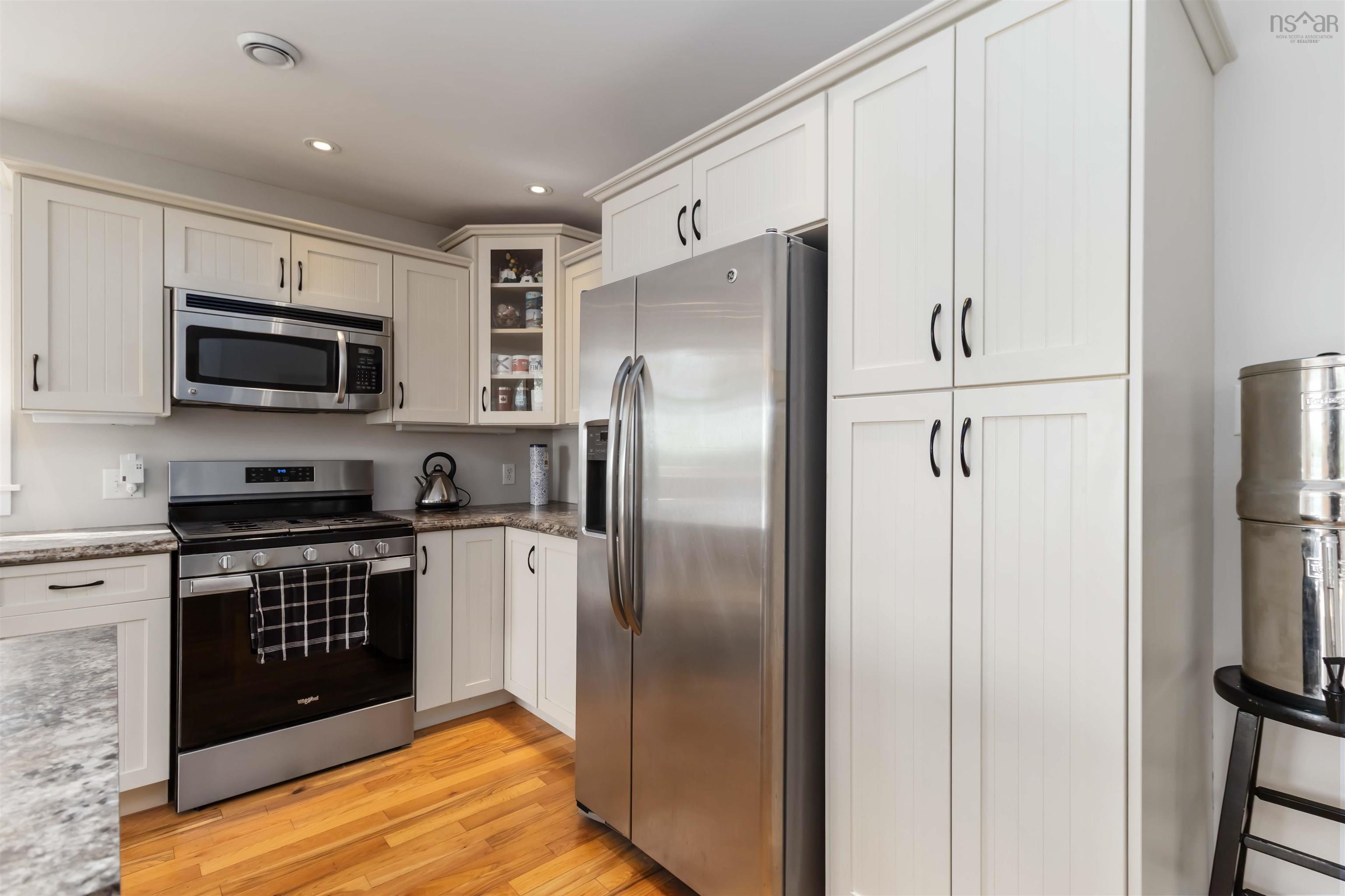 $797,000.00: 110 Oakridge Road, Mill Road