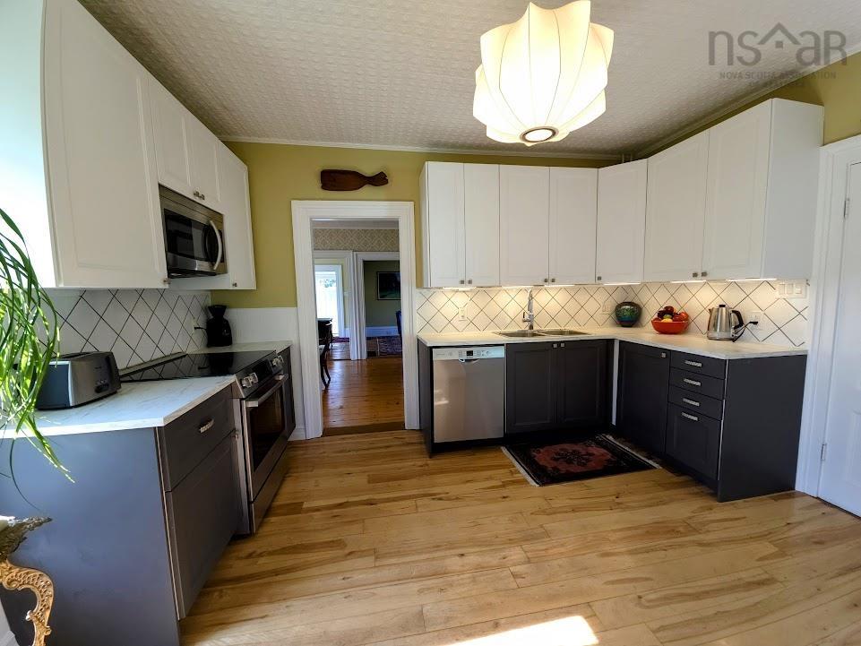 $489,999.00: 3781 Highway 332, Riverport