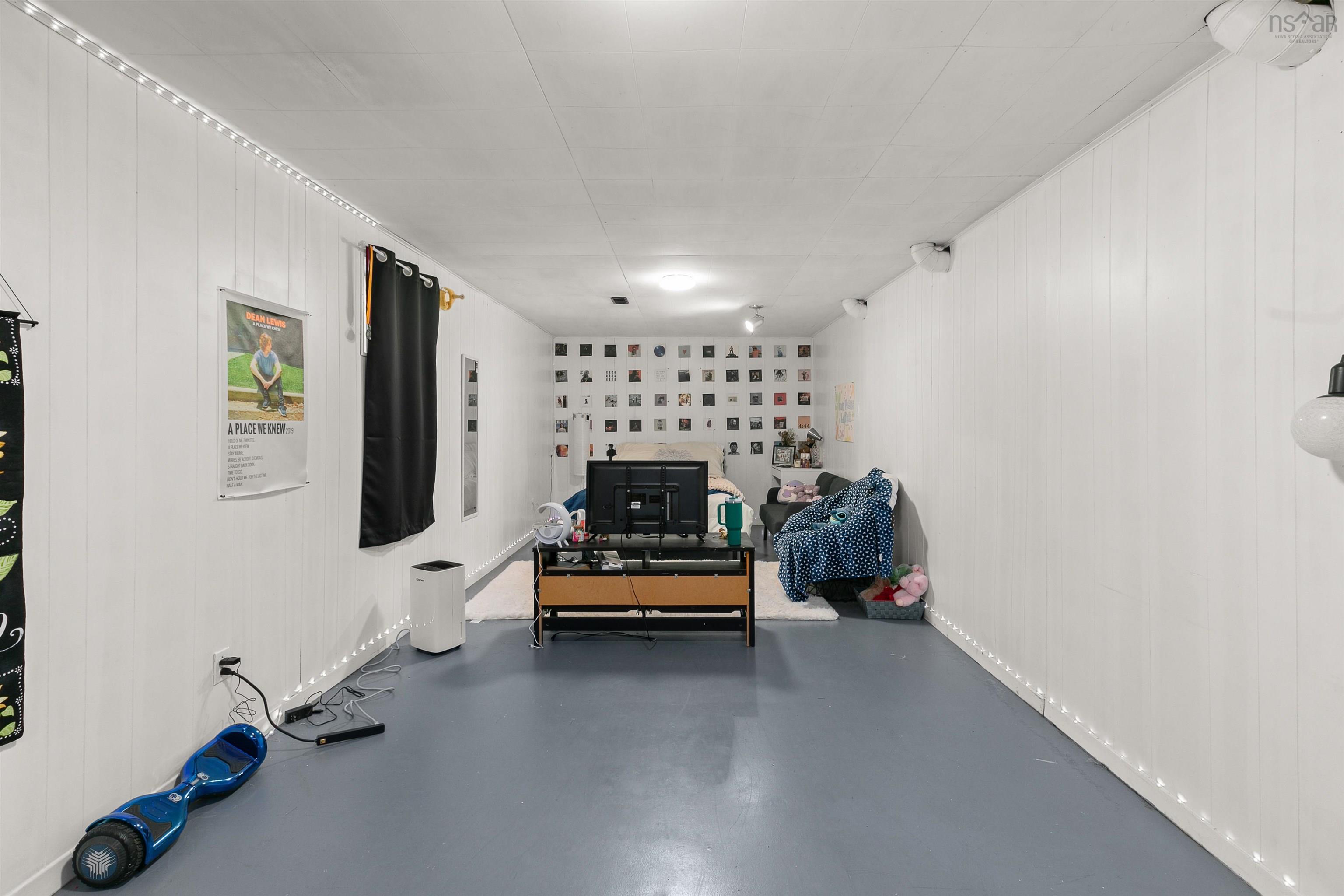 $449,900.00: 30 Lanarkshire, Cole Harbour