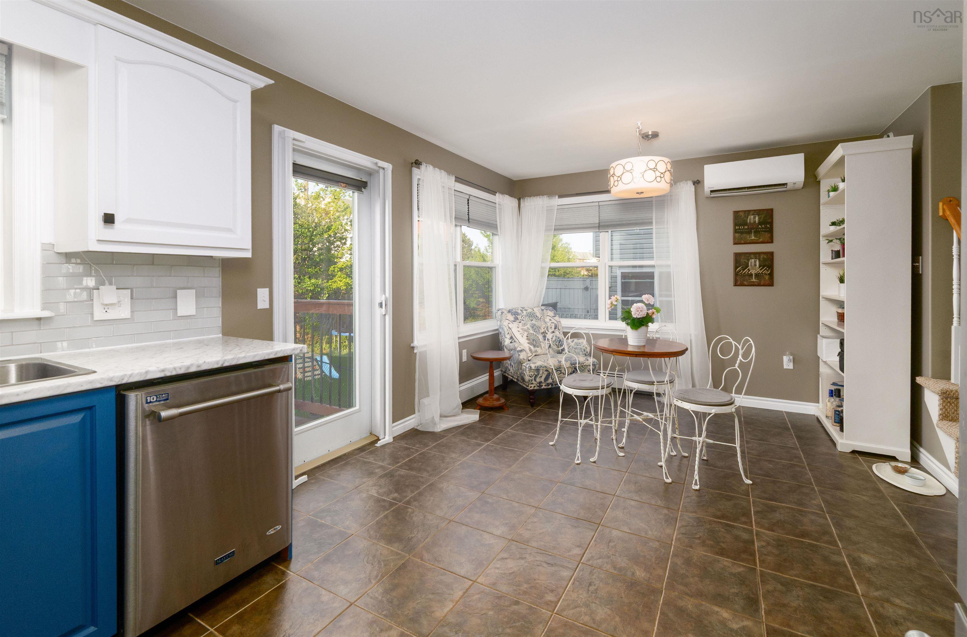 $549,900.00: 31 Woodhaven Close, Dartmouth