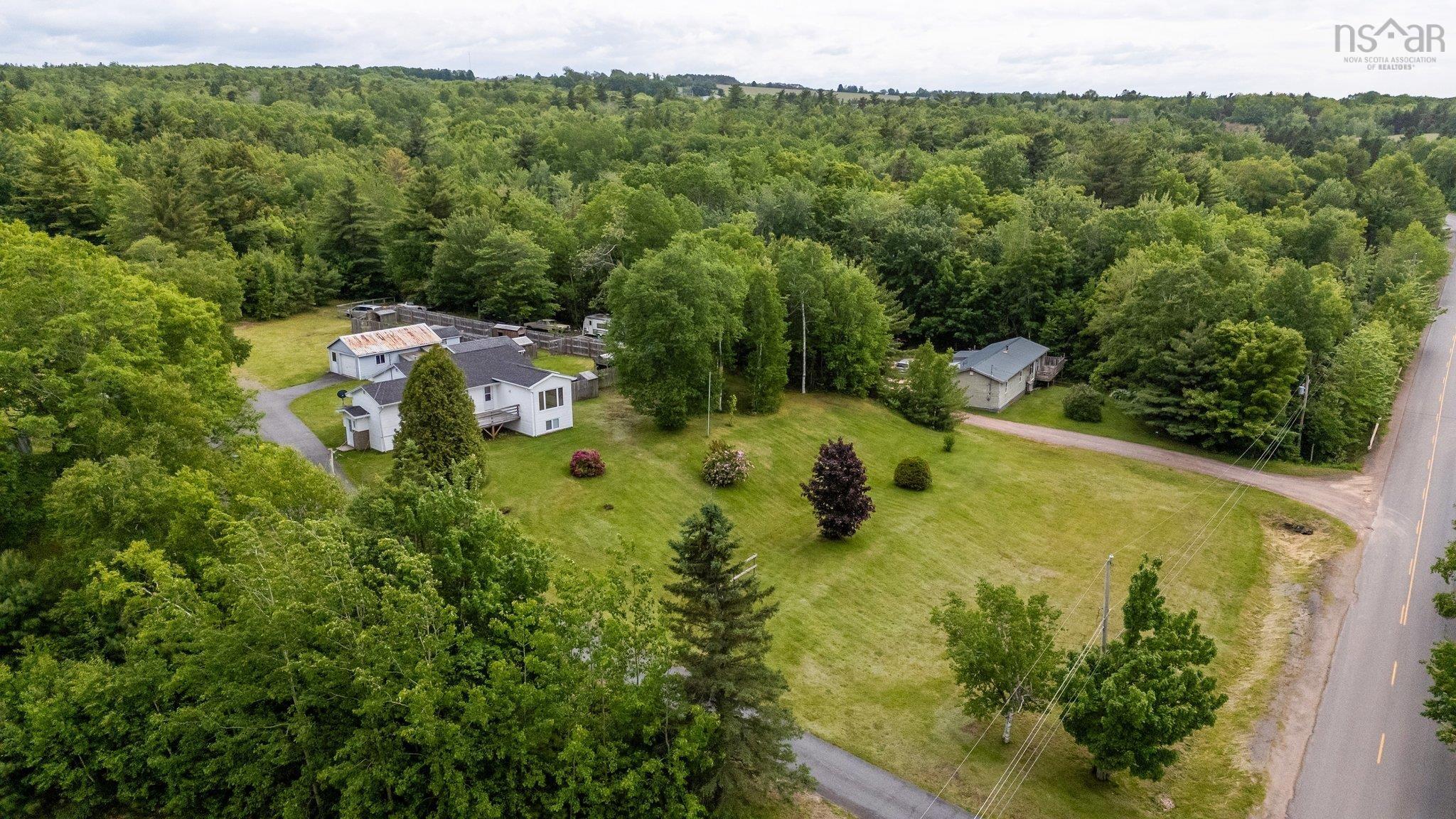 $495,000.00: 72 New Canaan Road, Canaan