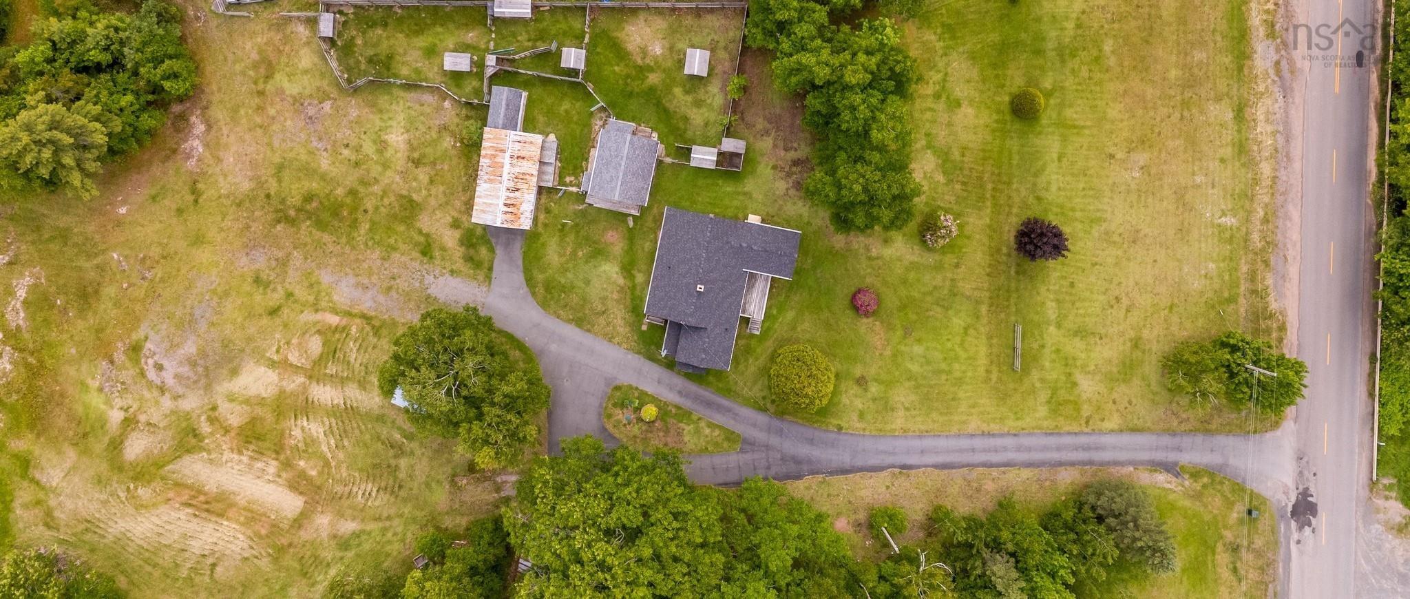 $495,000.00: 72 New Canaan Road, Canaan