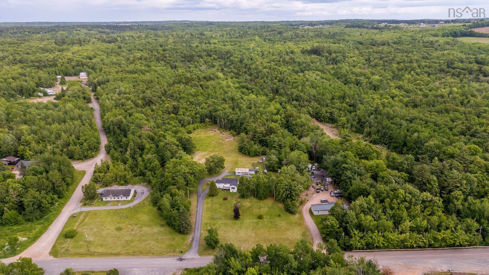 $495,000.00: 72 New Canaan Road, Canaan