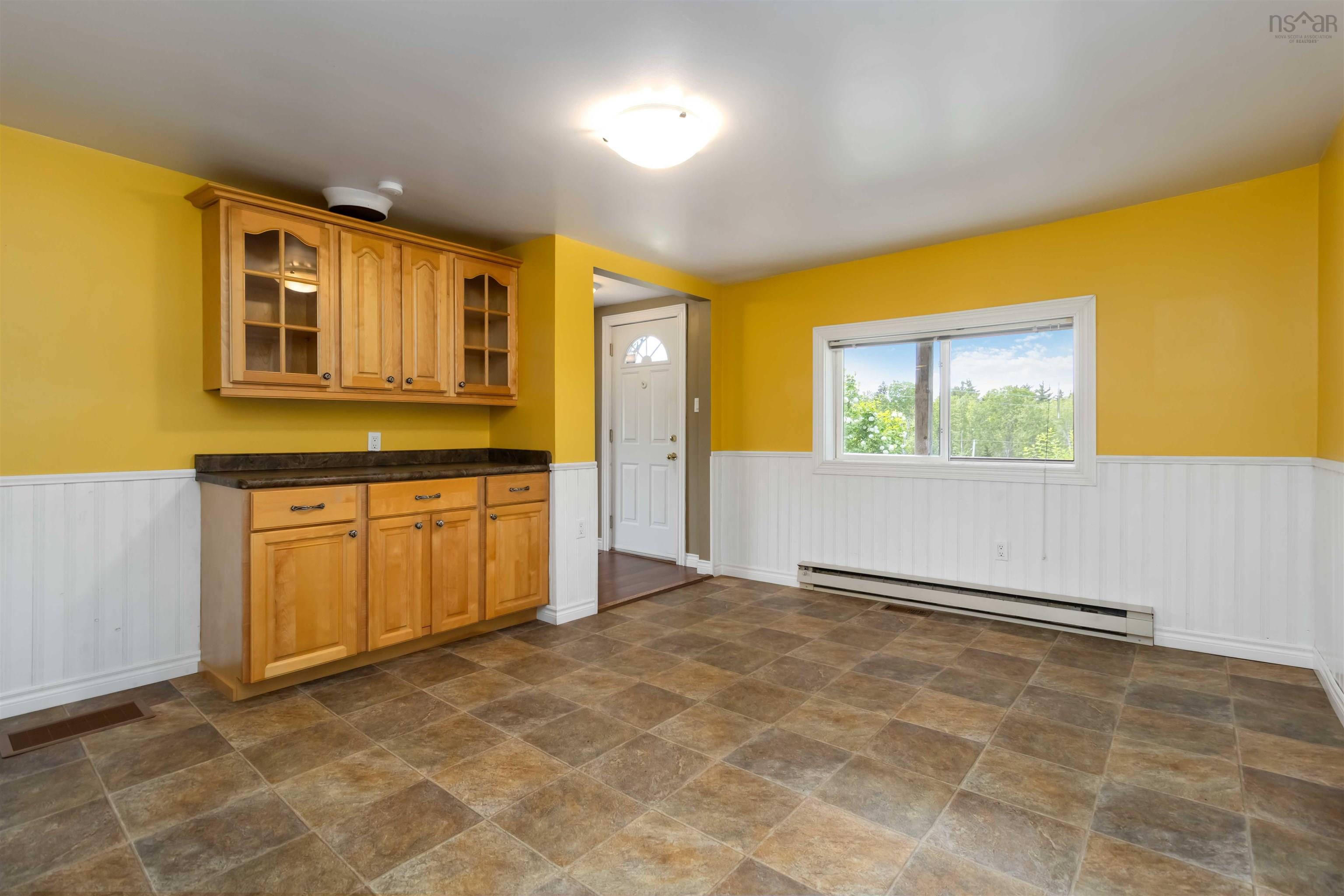 $474,000.00: 940 210 Highway, Waterloo