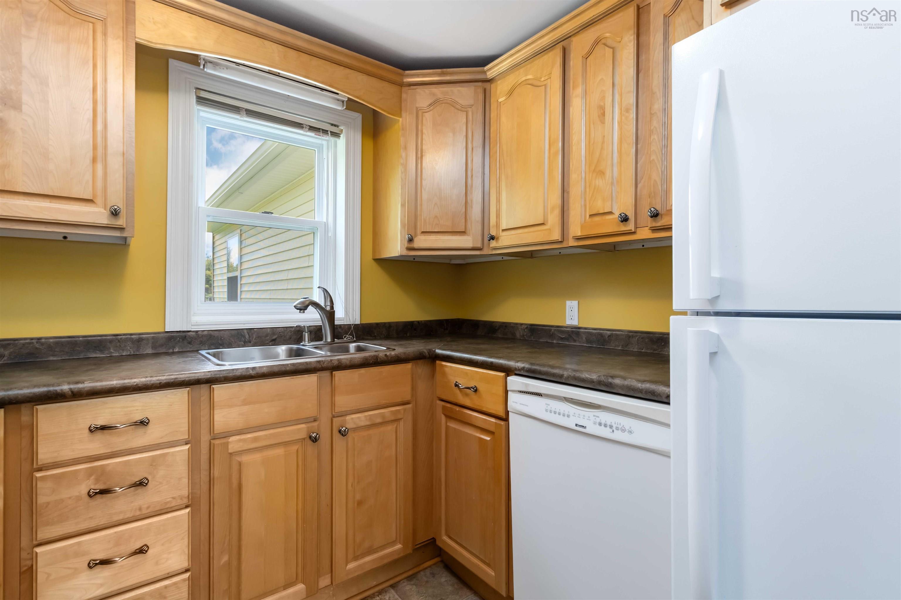 $474,000.00: 940 210 Highway, Waterloo