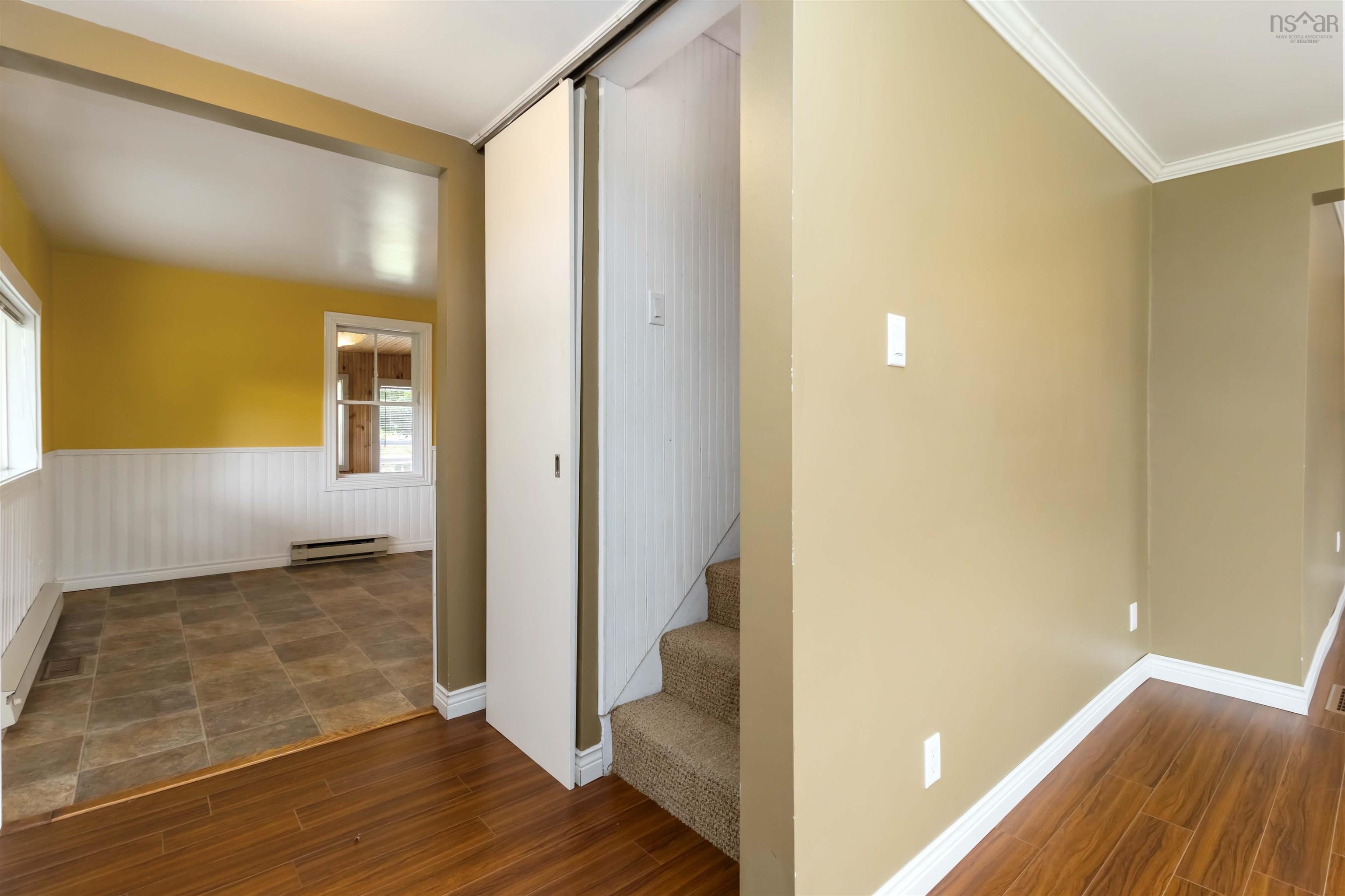 $474,000.00: 940 210 Highway, Waterloo