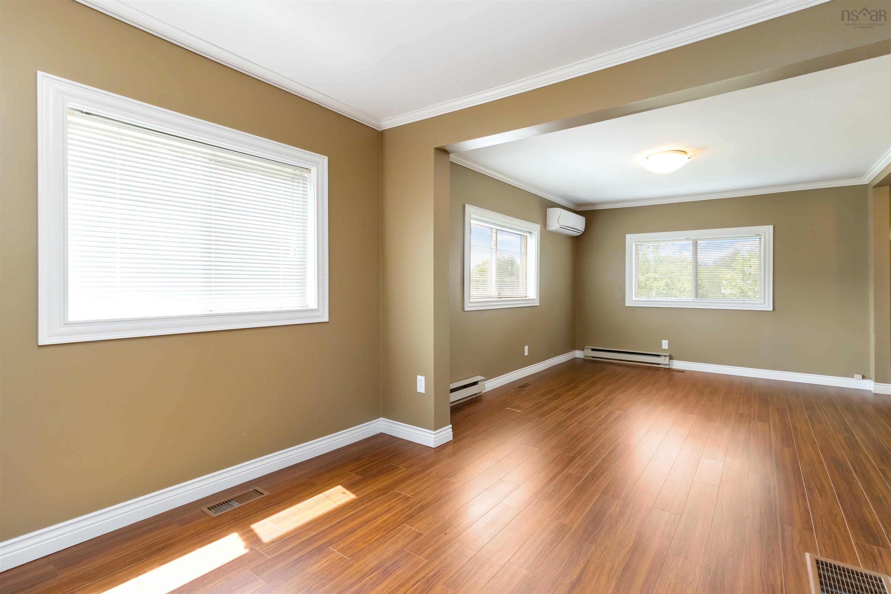 $474,000.00: 940 210 Highway, Waterloo