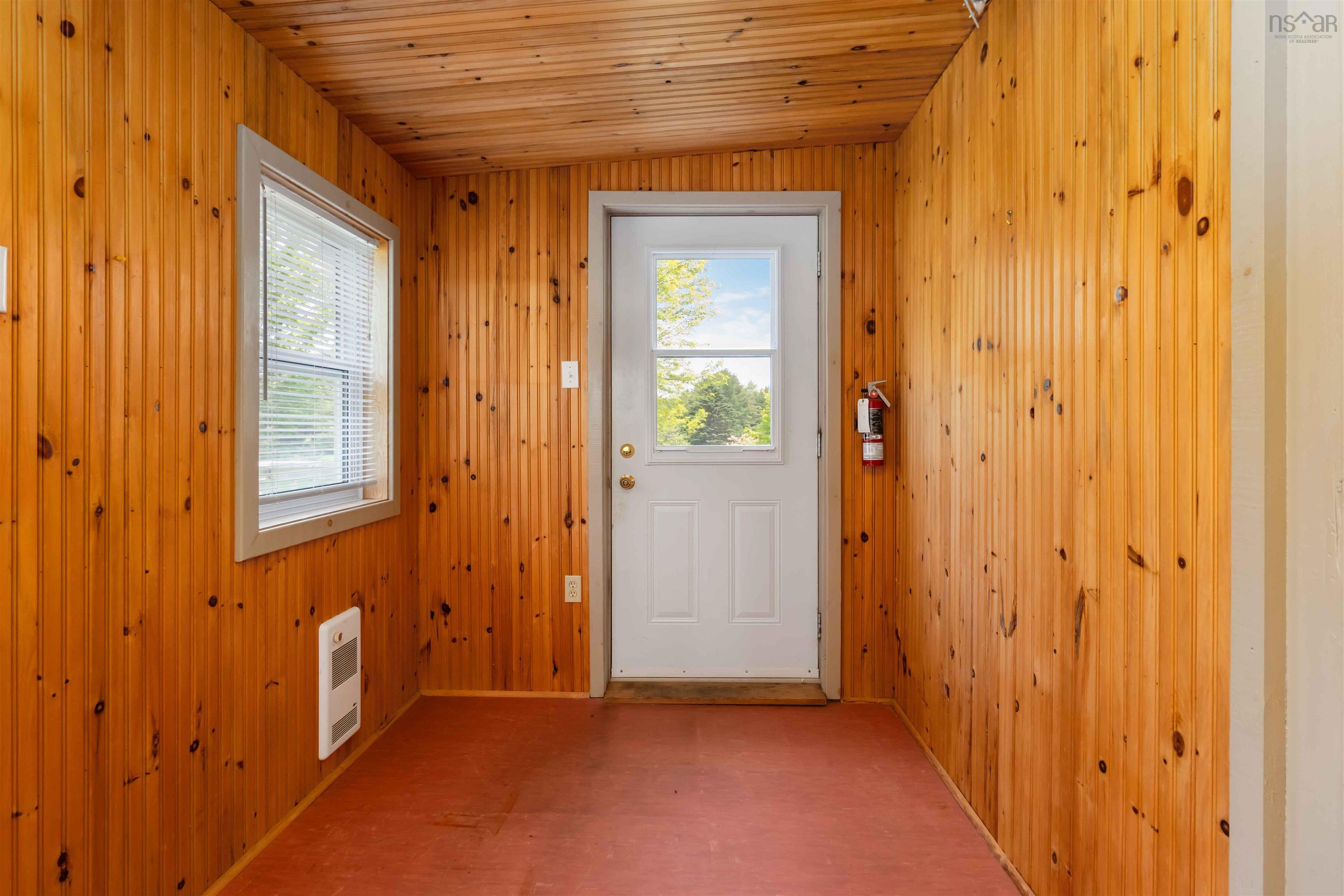 $474,000.00: 940 210 Highway, Waterloo